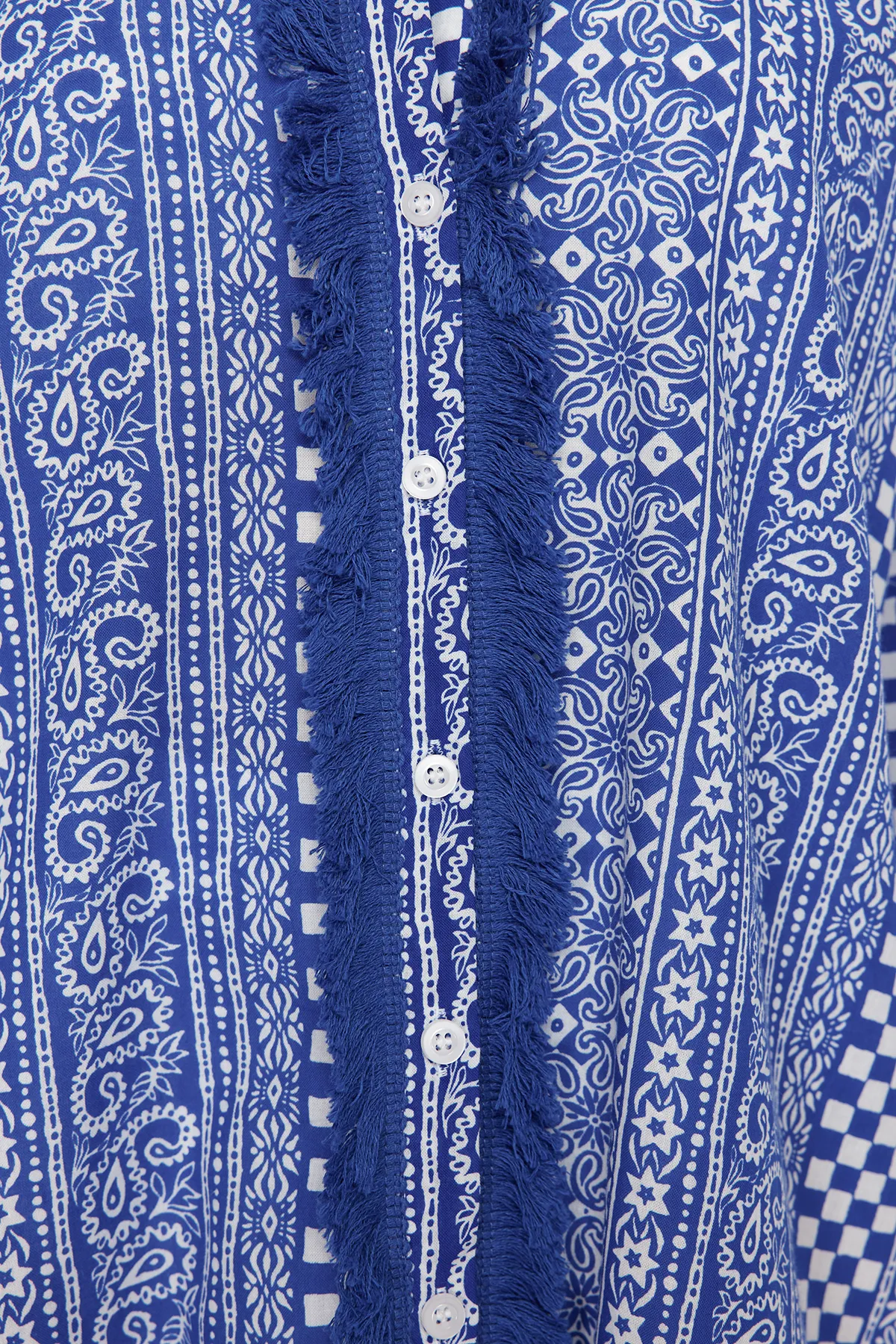 Trendyol Collection  Gewebtes Hemd aus 100 % Baumwolle mit ethnischem Muster TBESS24GO00009