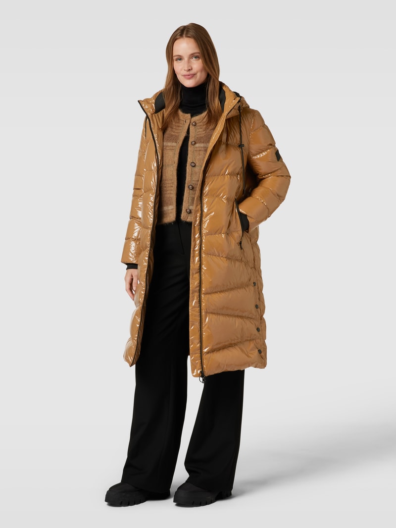 Daunenmantel mit Label-Patch in camel