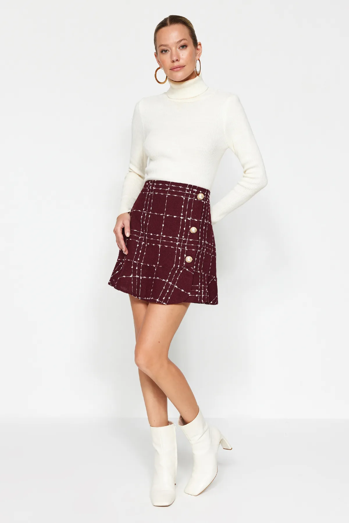 Trendyol Collection  Burgunderroter geknöpfter Tweed-Stoffrock mit Volantspitze und Mini-Webrock TWOAW22ET0155