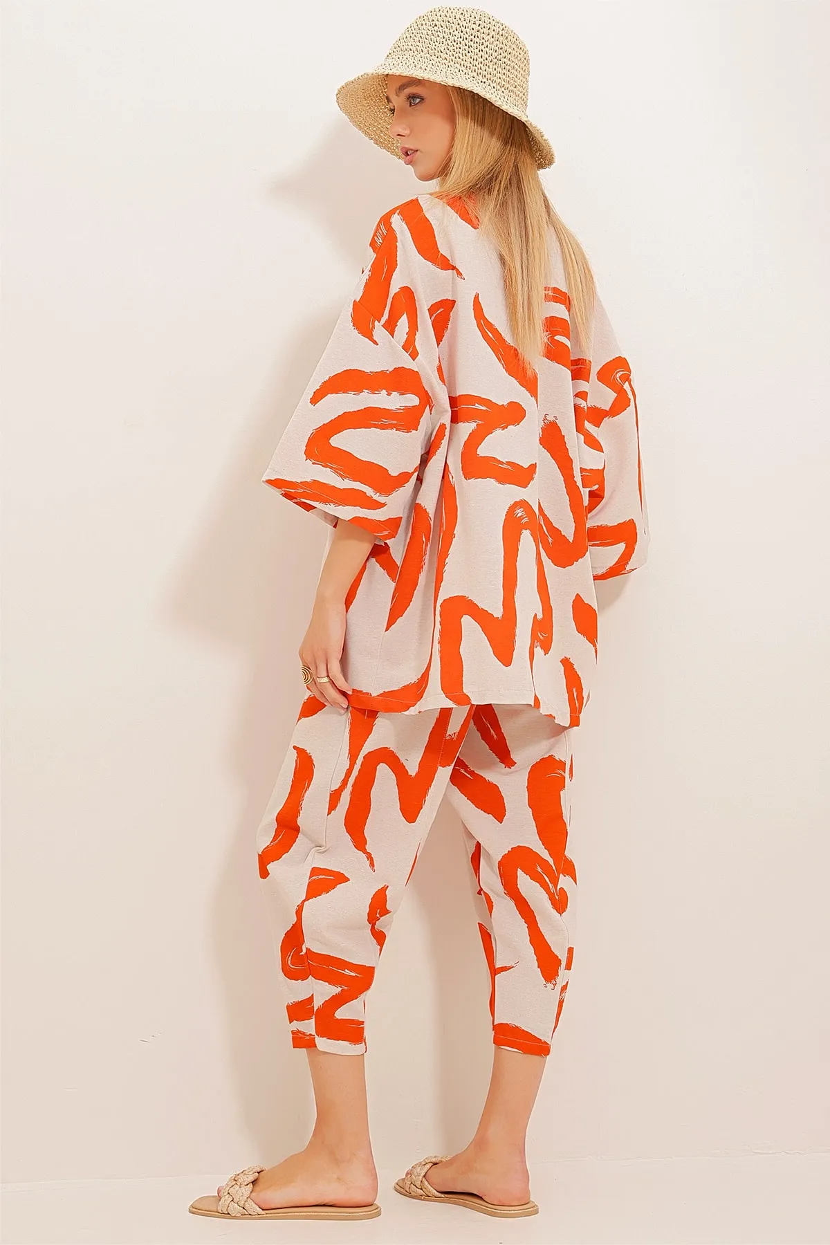 Trend Alaçatı Stili  Orange gemustertes Set aus Baggy-Hose und Kimono für Damen ALC-X10581