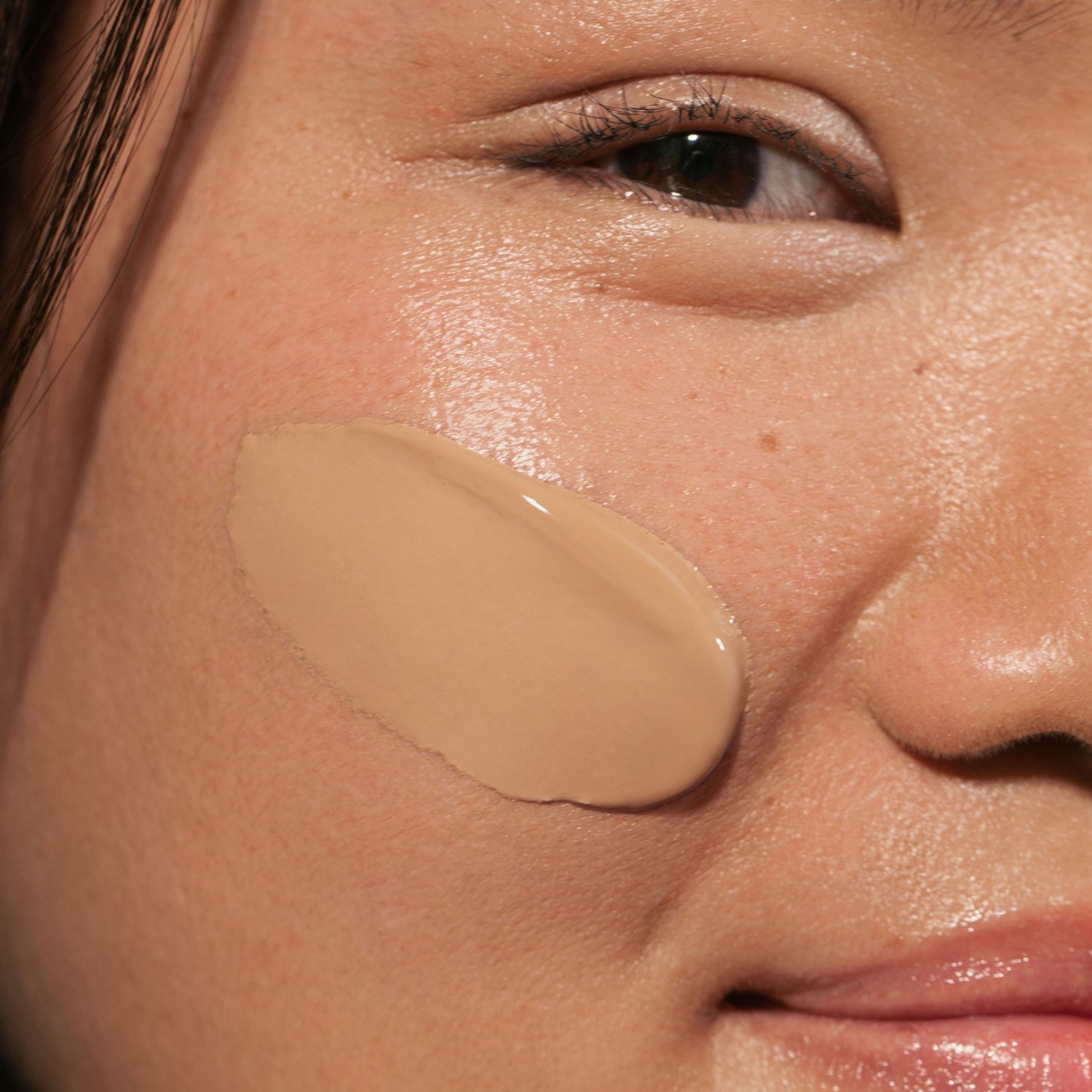 MÁDARA Semi-Matte Peptide Foundation