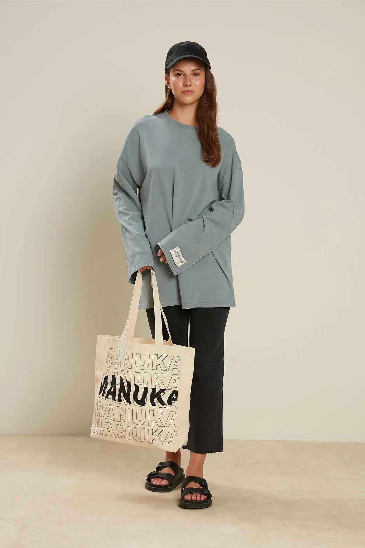 Manuka  Bedruckte Stofftasche mit Seitenfalten – Schwarz