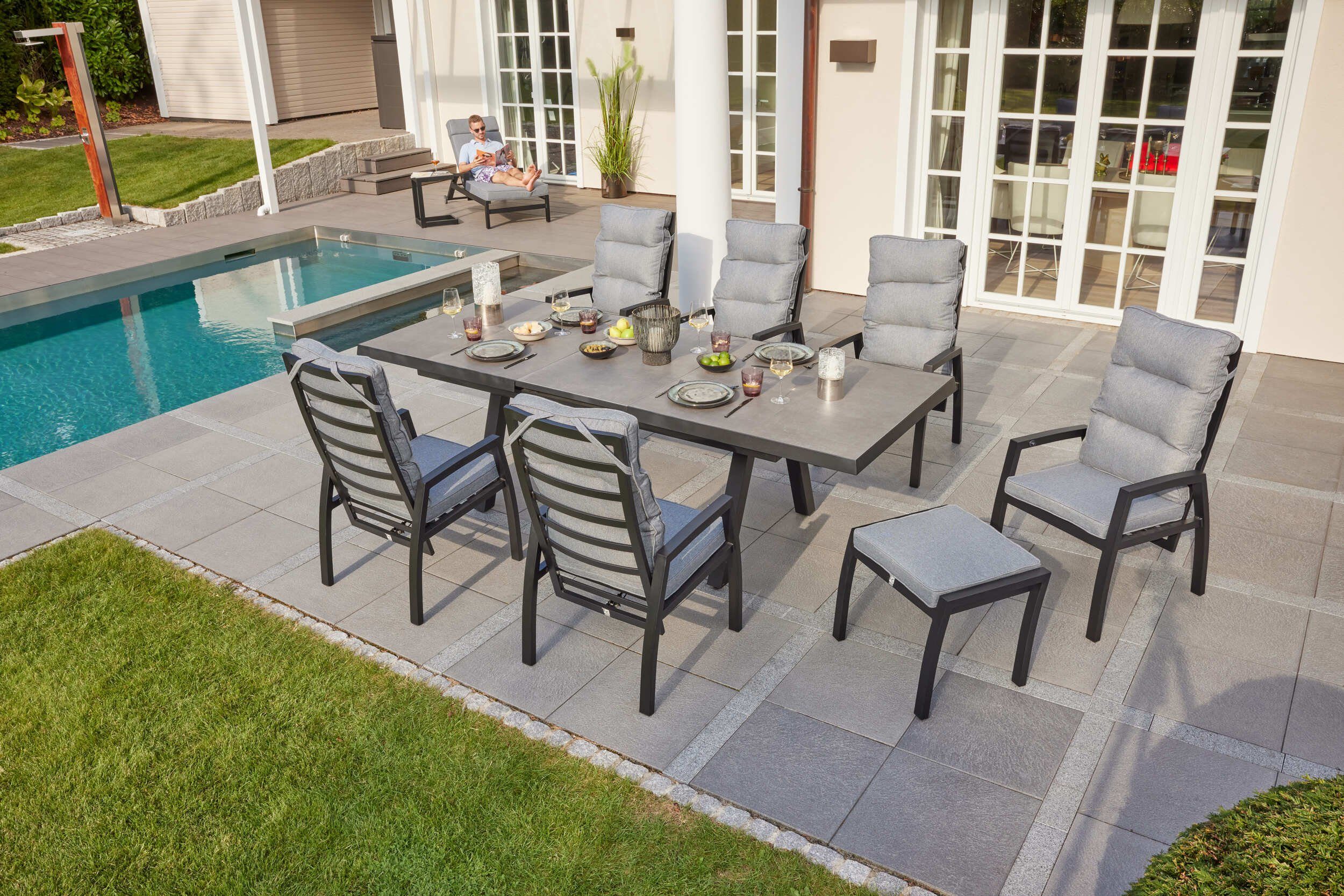 LC Garden Gartenlounge-Hocker LC Garden Sondrino Hocker schwarz Fußbank