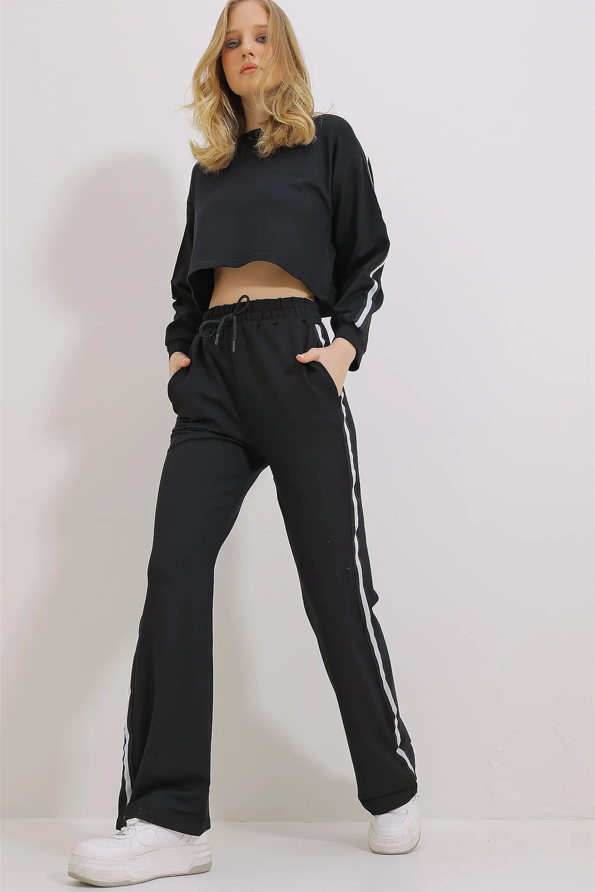 Trend Alaçatı Stili  Trainingsanzug - Schwarz - Regular Fit