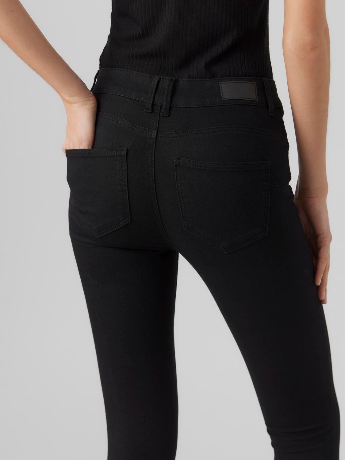 VMSELA Mid Rise Slim Fit Jeans