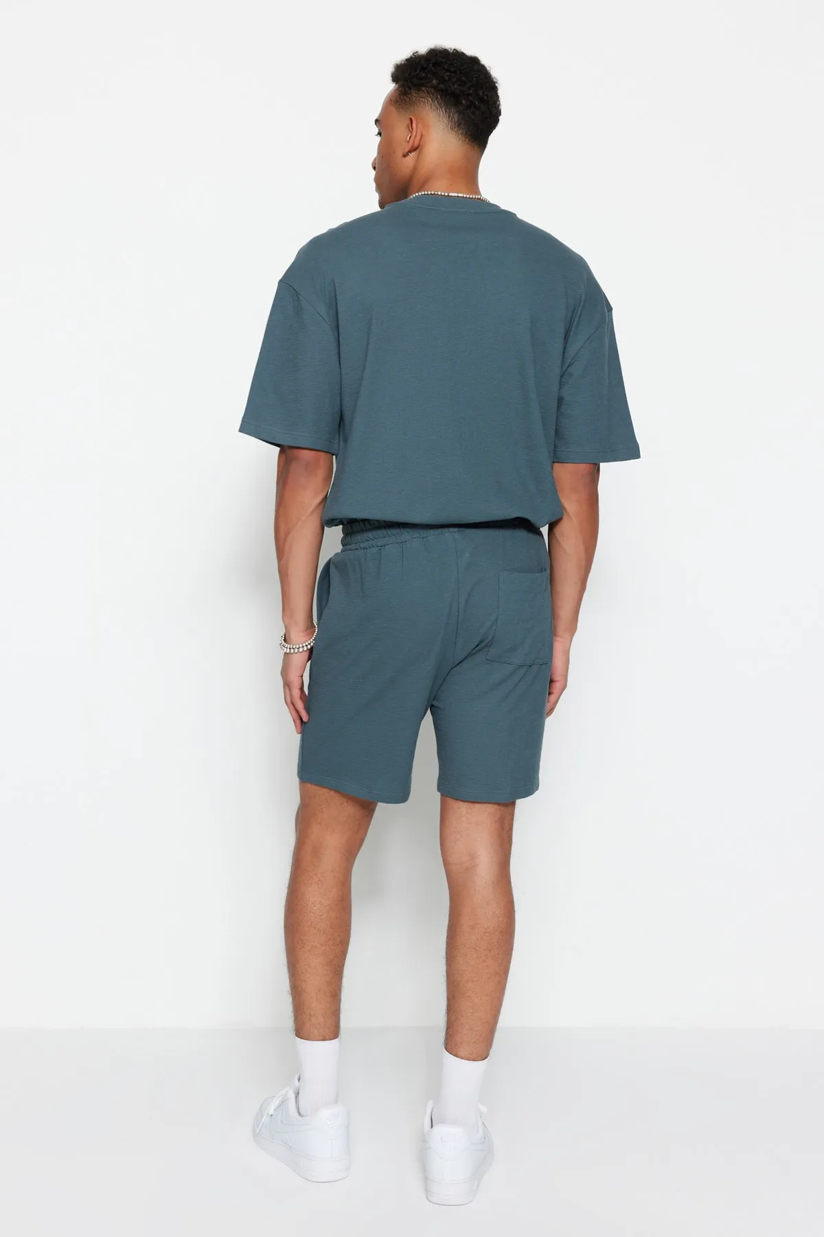 Trendyol Collection  Limited Edition – Strukturierte Shorts aus 100 % Baumwolle in Petrol TMNSS23SR00035