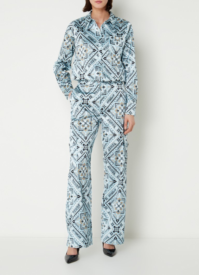Pantaloni NIKKIE din satin cu imprimeu paisley Bangkok, talie înaltă și croială dreaptă.