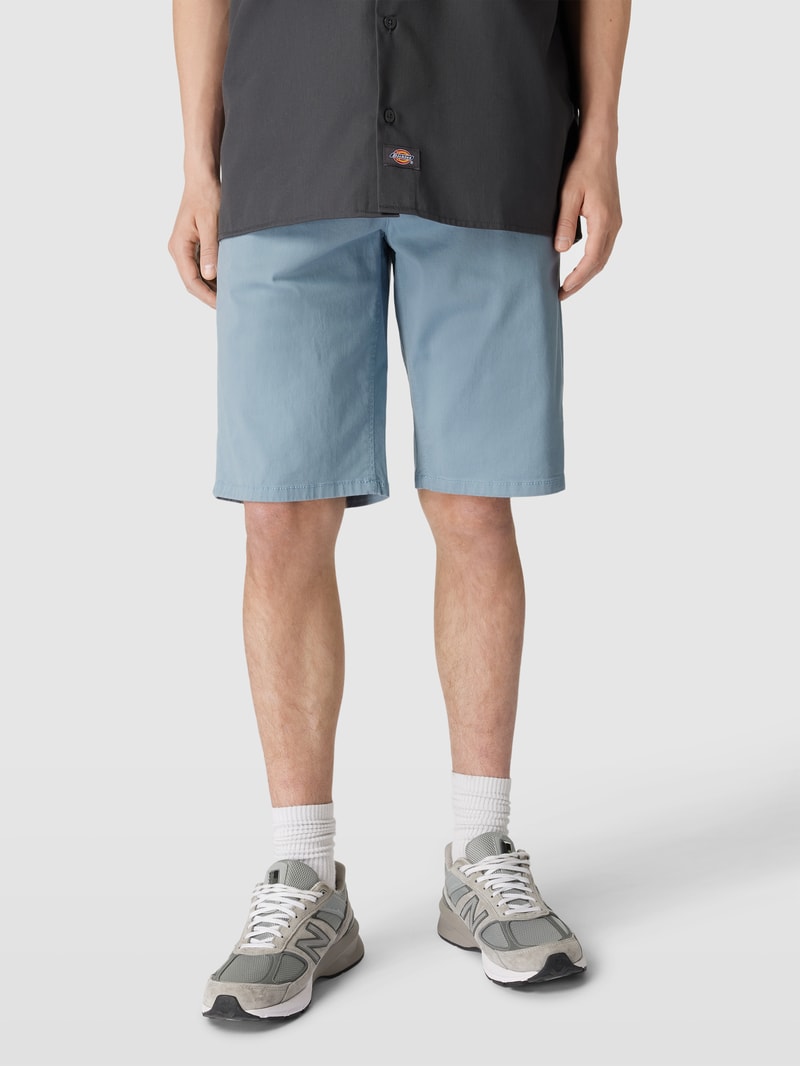 Chino-Shorts mit Gürtel Modell 'WILL' in hellblau