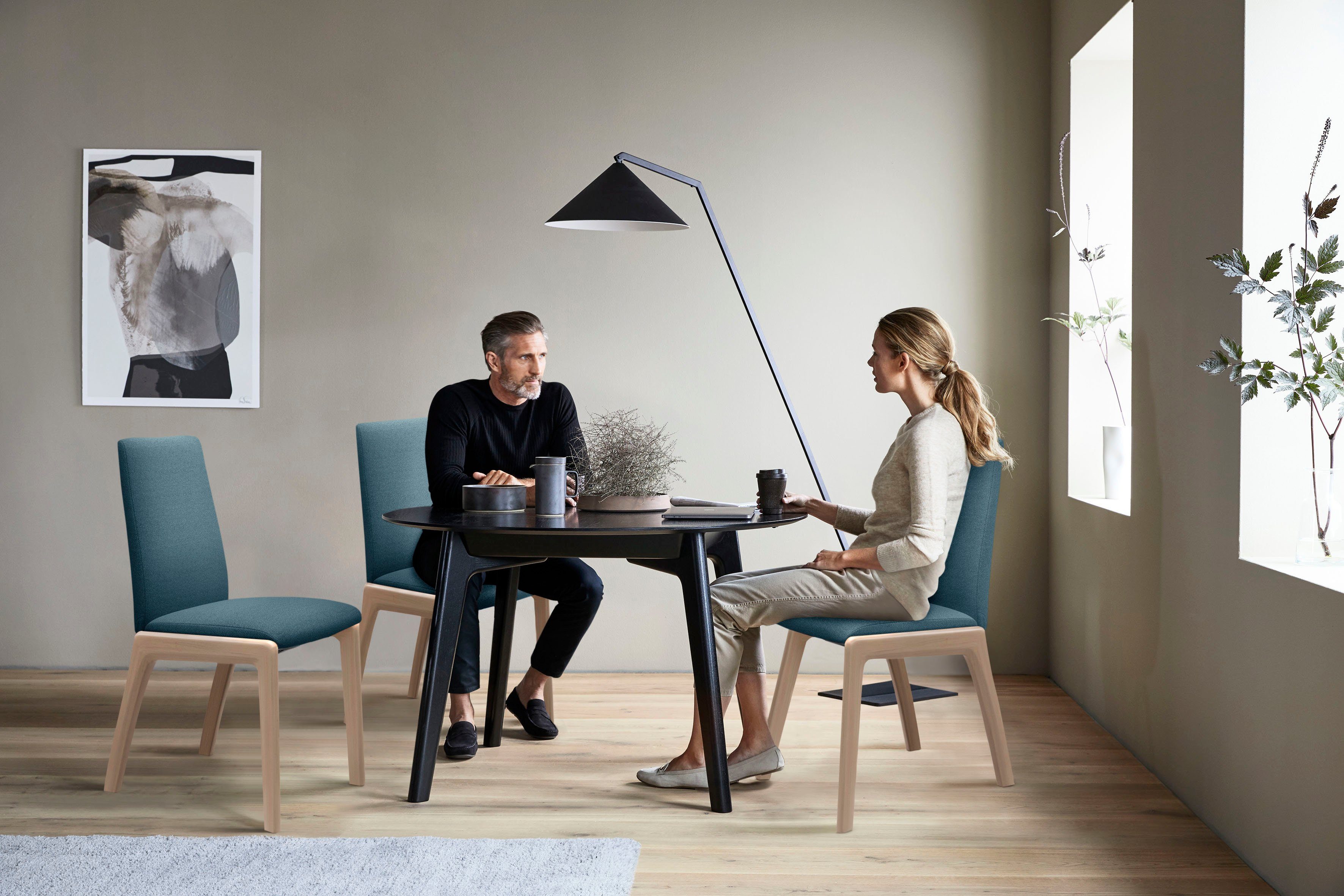 Stressless® Polsterstuhl Laurel, Low Back, Größe M, mit abgerundeten Beinen in Walnuss