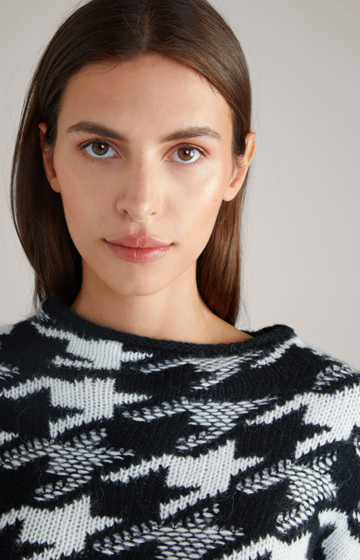 Wool-Blend-Strickpullover in Schwarz/Weiß gemustert