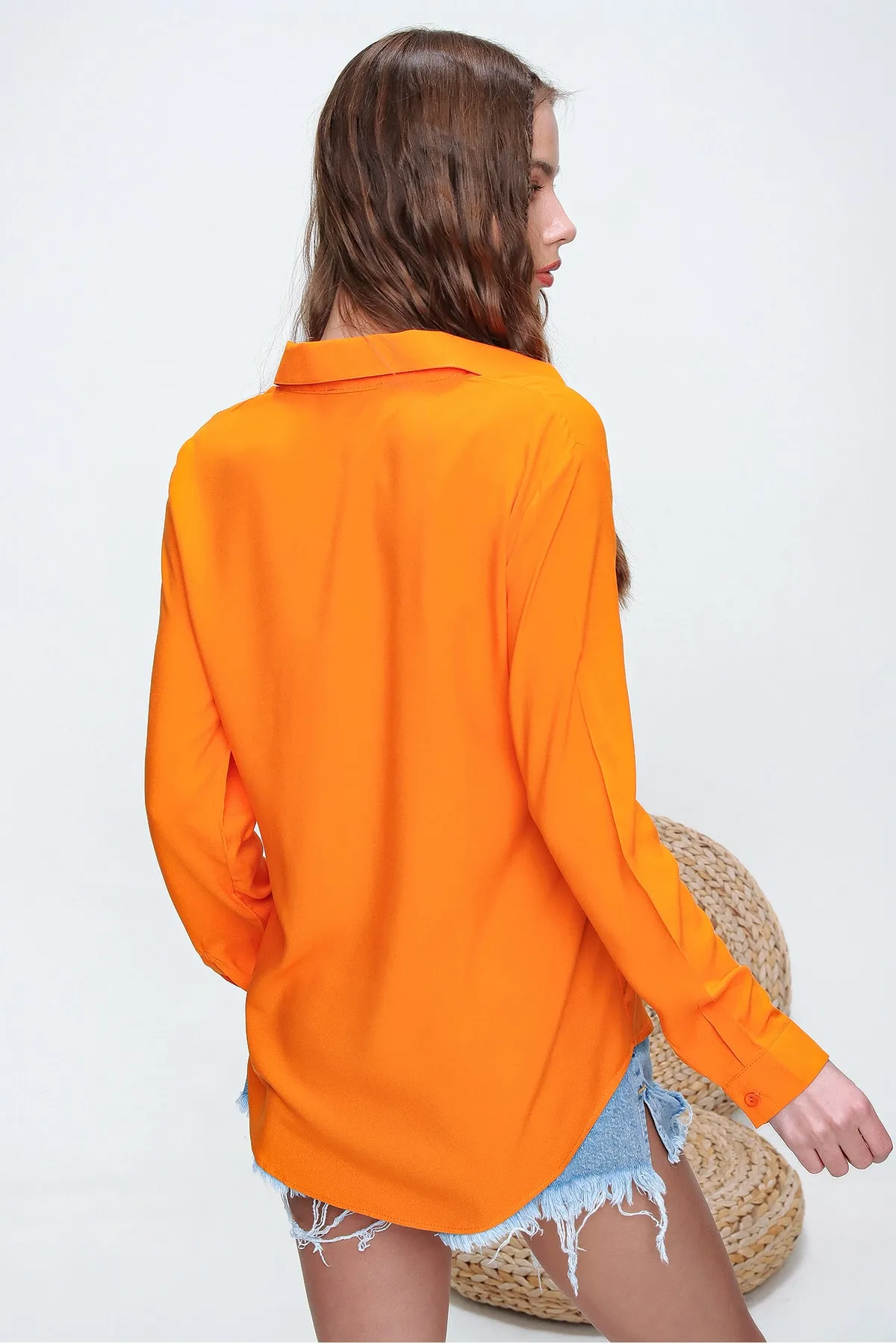 Trend Alaçatı Stili  Orangefarbenes Basic-Webhemd für Damen ALC-X5442