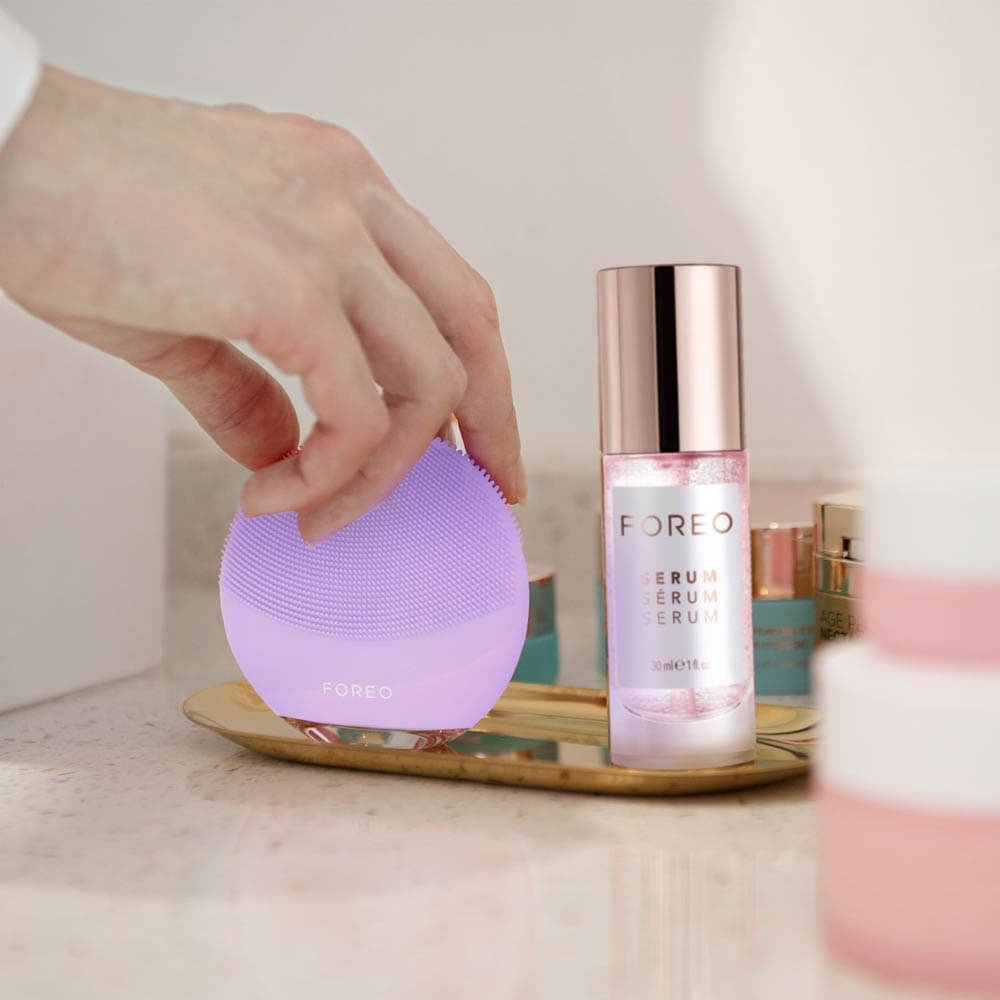 Foreo Luna 4 Mini - Doppelseitiges Gesichtsreinigungs- und Massagegerät