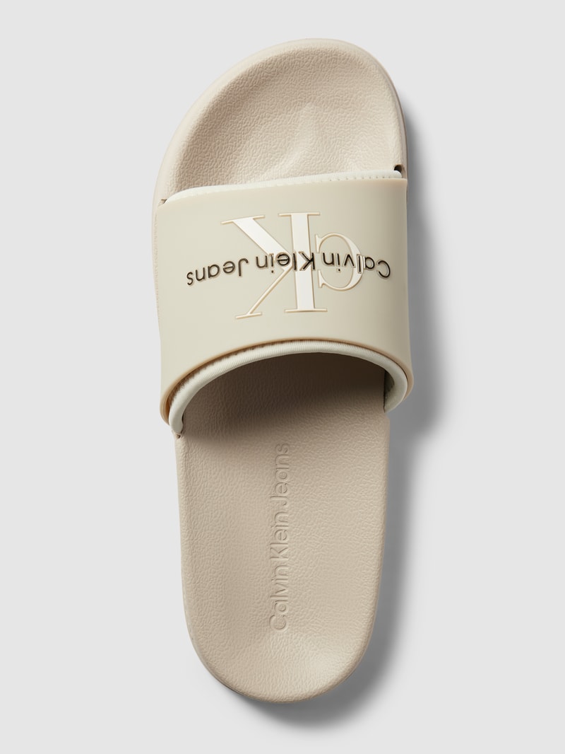 Slides mit Label-Print in beige