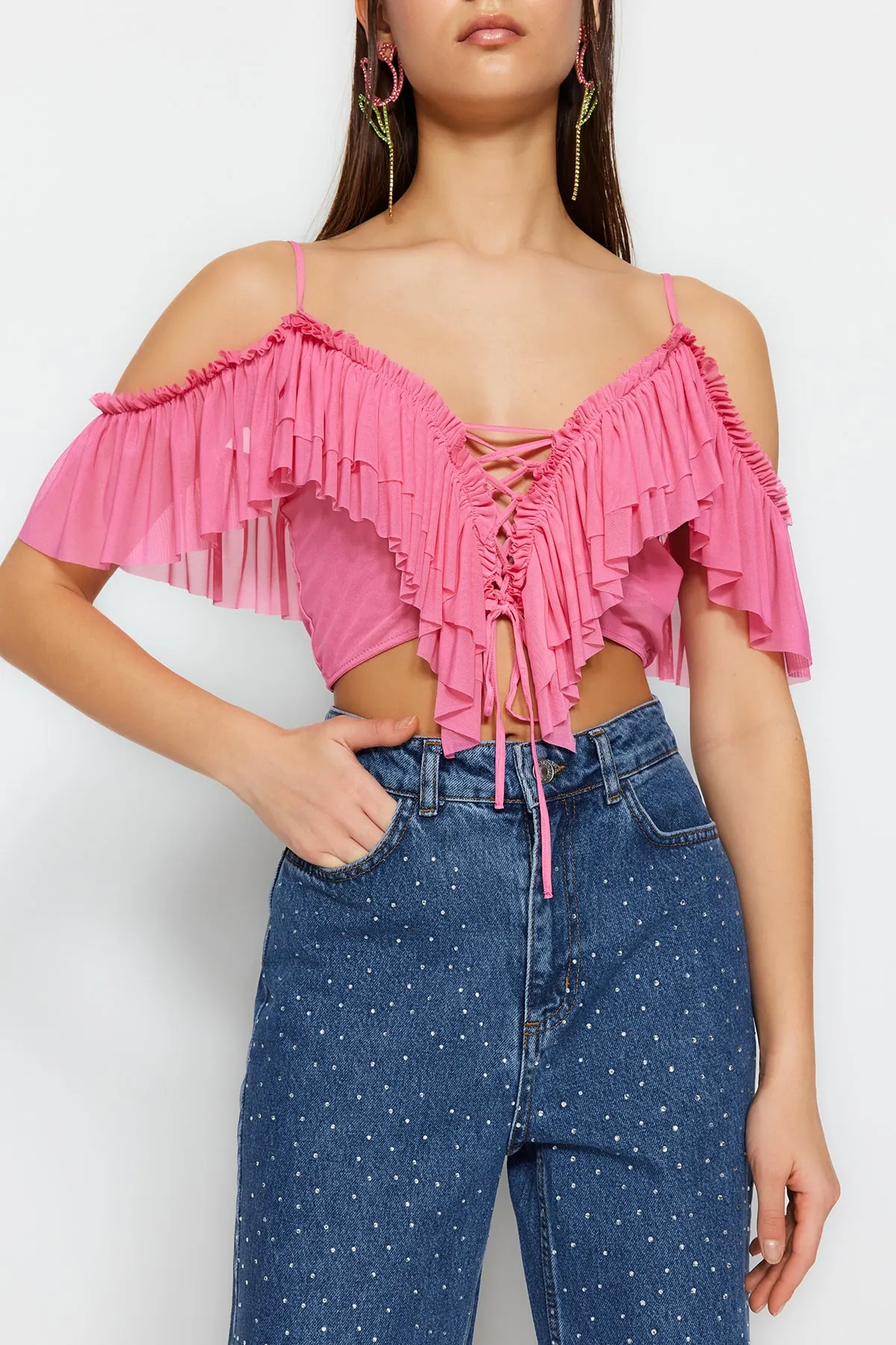 Trendyol Collection  Rosa Crop-Strick-Rüschenbluse TPRSS23BZ00072