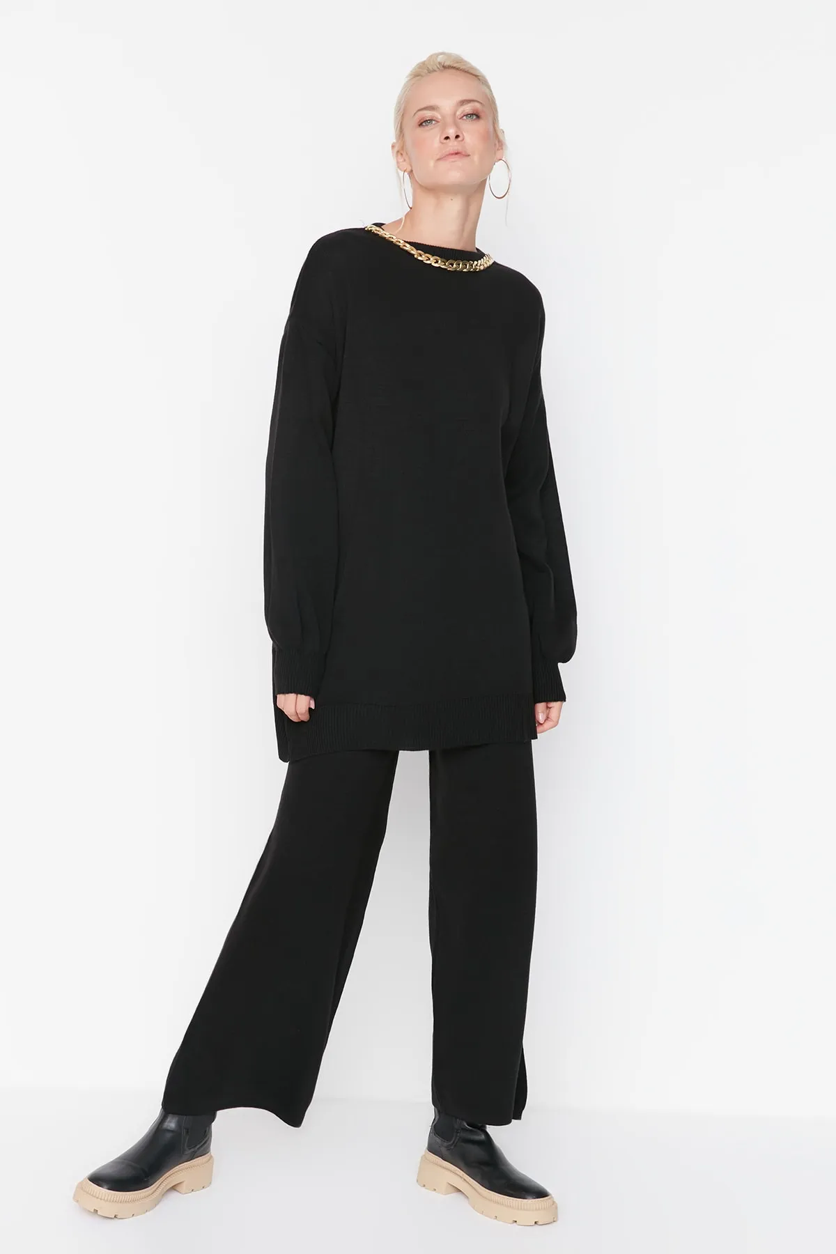 Trendyol Modest  Schwarzer Kragen Kettenhalskette Pullover-Hosen Strickanzug TCTAW23US00105