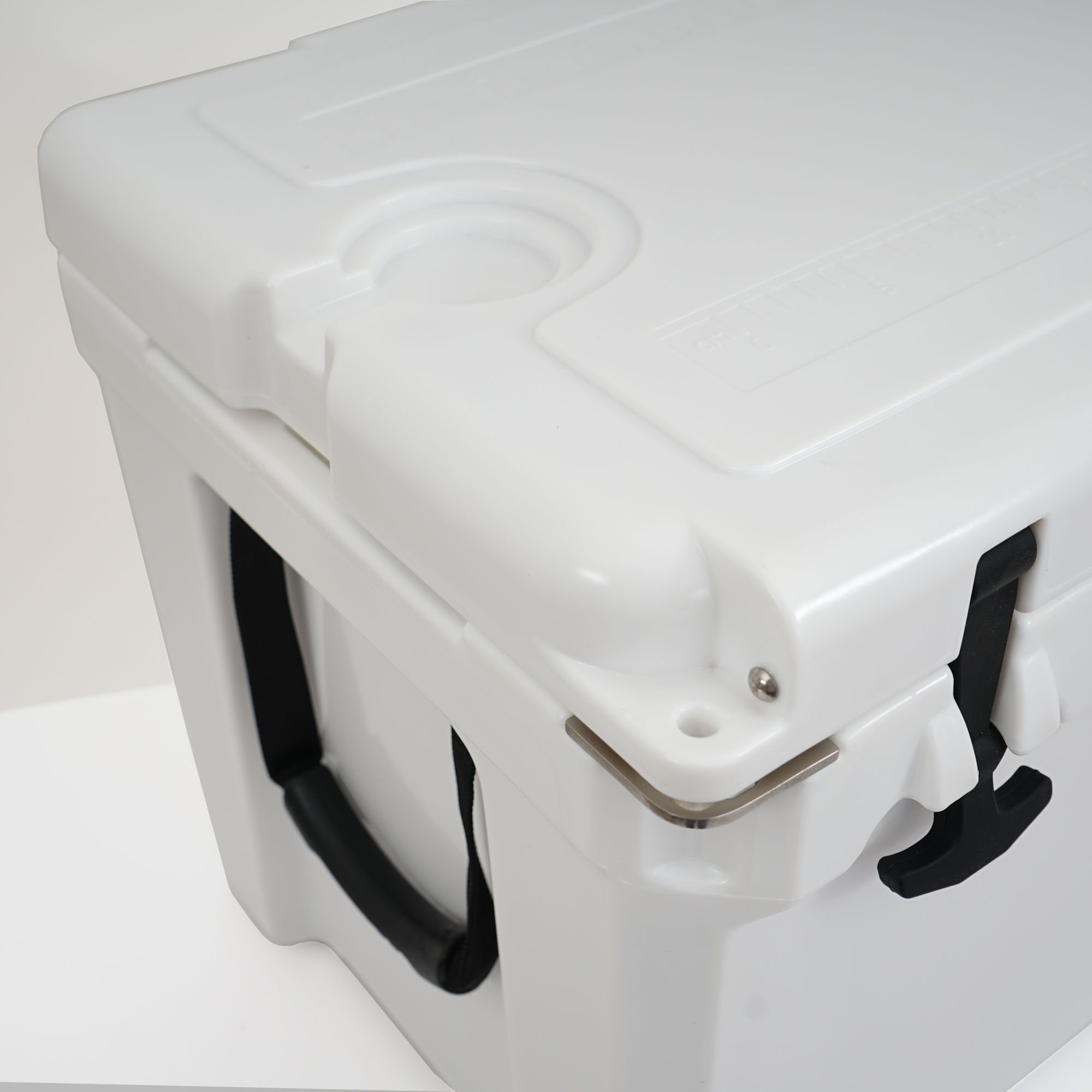 Zelsius Kühlbox Kühlbox weiß 50 Liter, Cooling Box ideal für Auto Camping, 50 l, mit Flaschenöffner