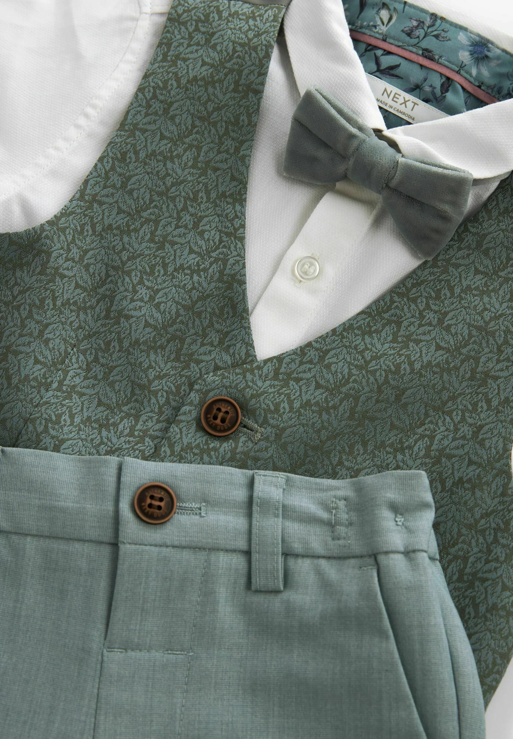 Siguiente CONJUNTO DE PAJARITA - AJUSTE REGULAR - Pantalones cortos