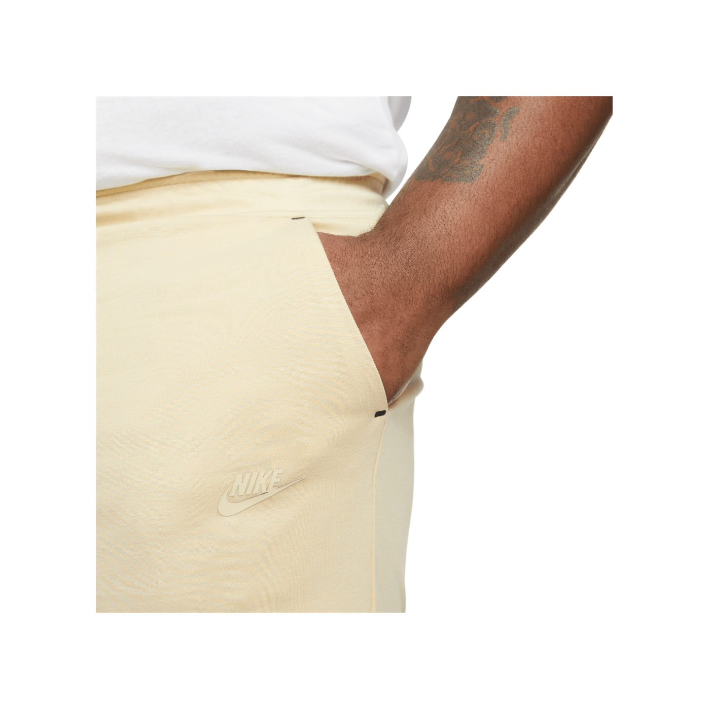 Nike Tech Essentials Short Gold F783