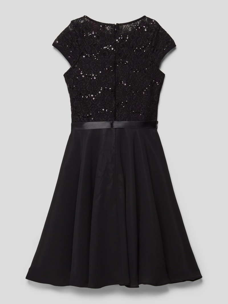 Kleid mit Spitzenbesatz in schwarz