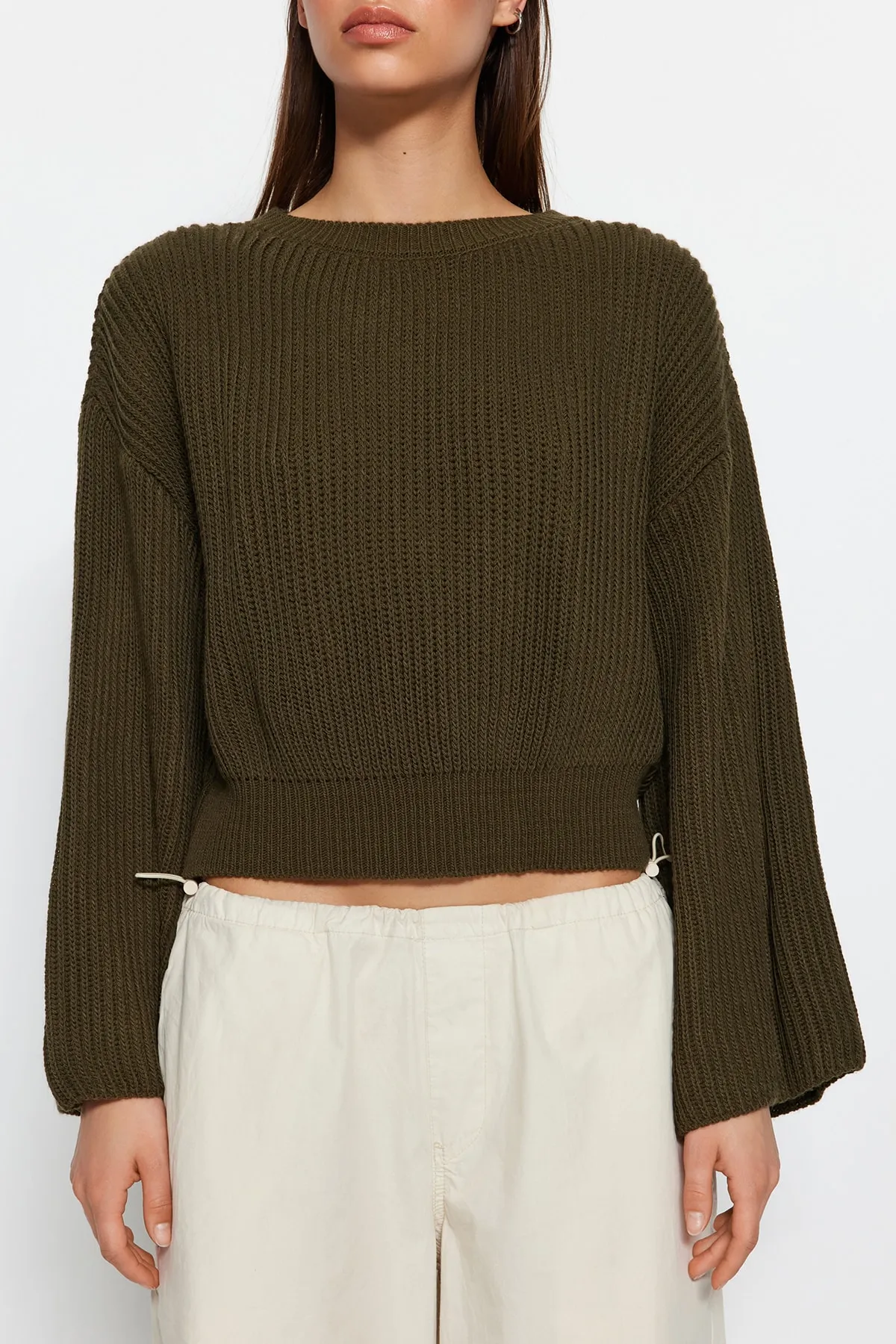 Trendyol Collection  Khakifarbener Strickpullover mit kurzem Schnitt und spanischen Ärmeln TWOAW20KZ0743