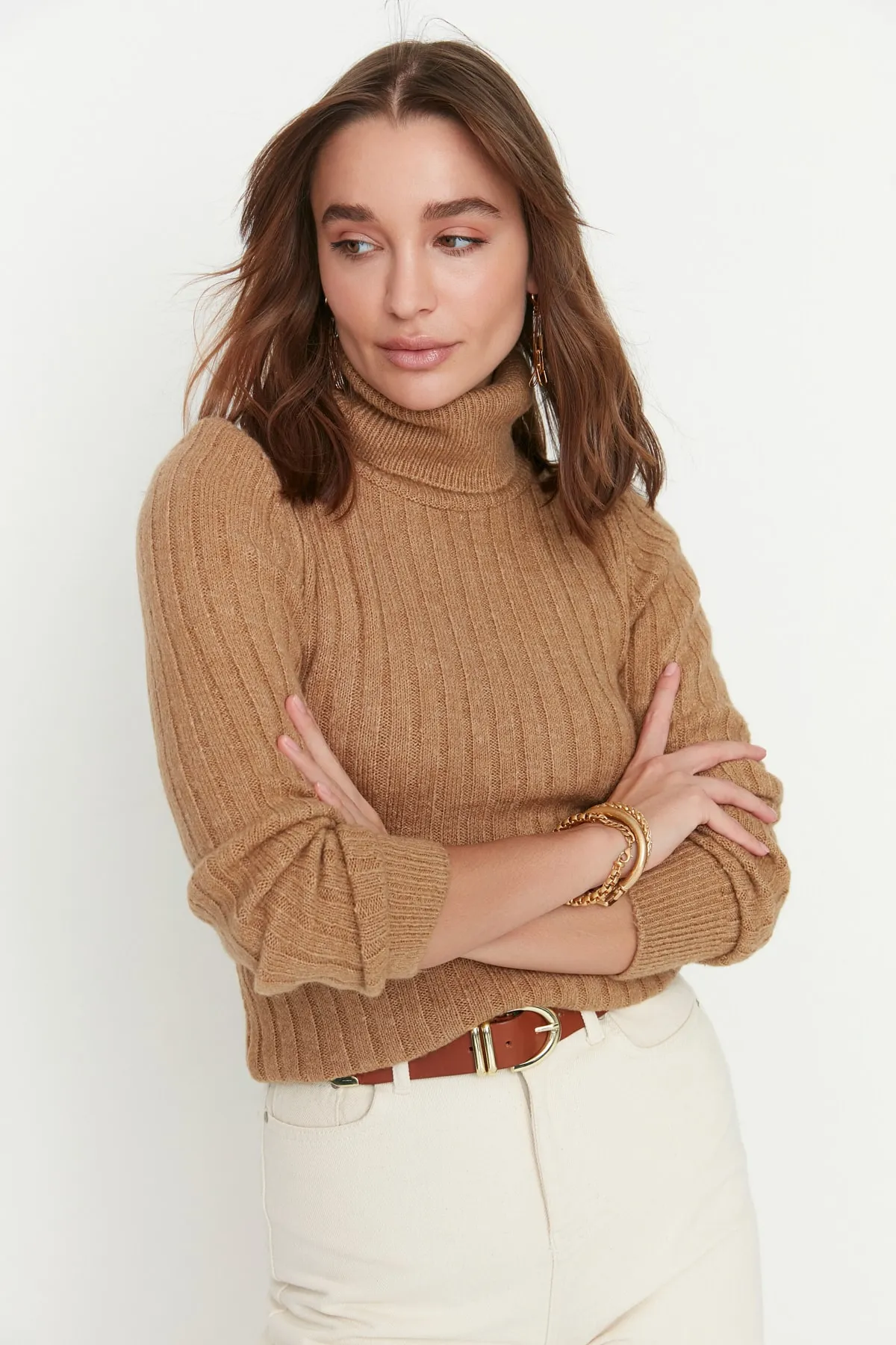 Trendyol Collection  Kamelfarbener, weich strukturierter Basic-Strickpullover TWOAW20FV0133