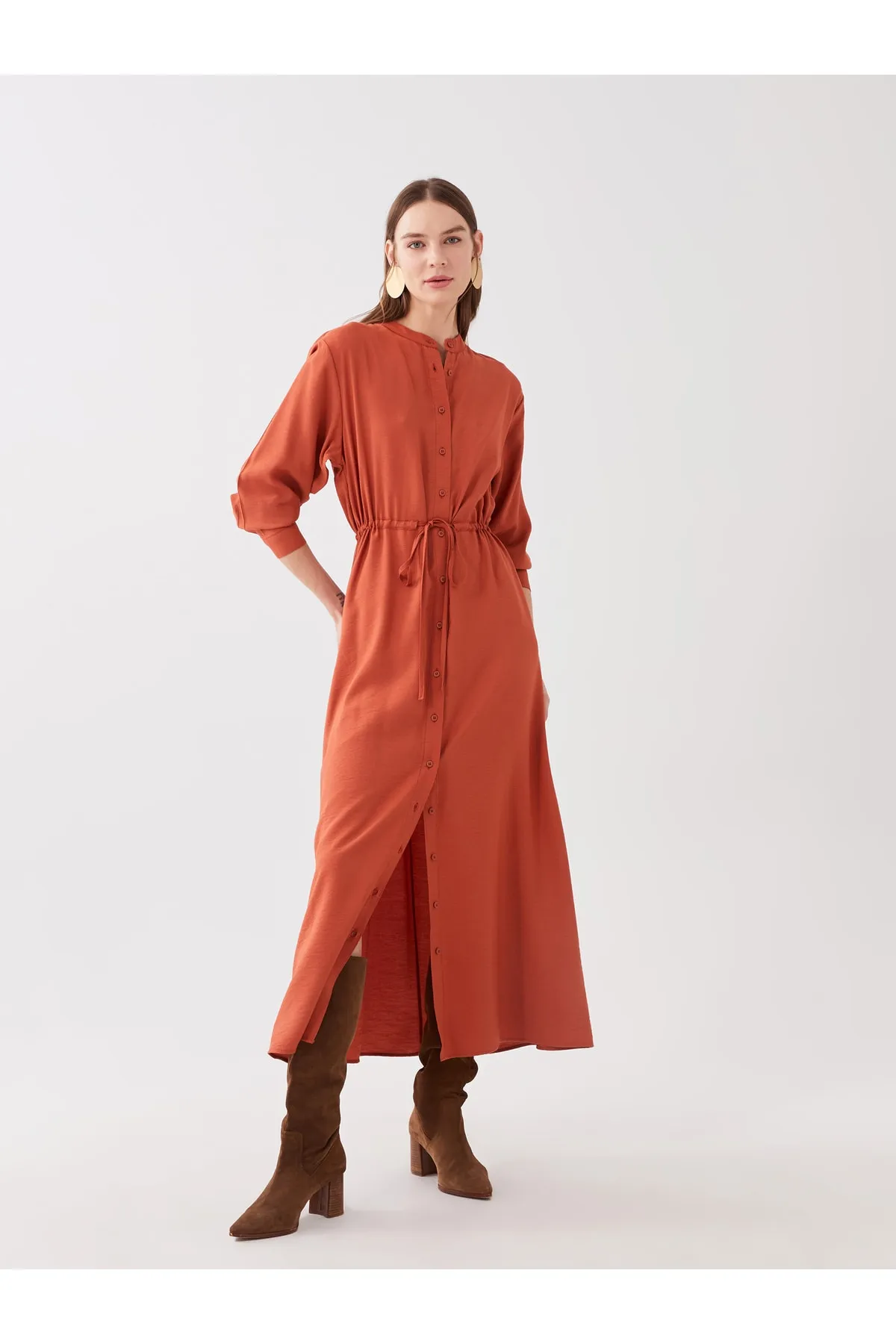 LC Waikiki  Prächtiges, gerades, langärmliges Damenkleid mit Kragen