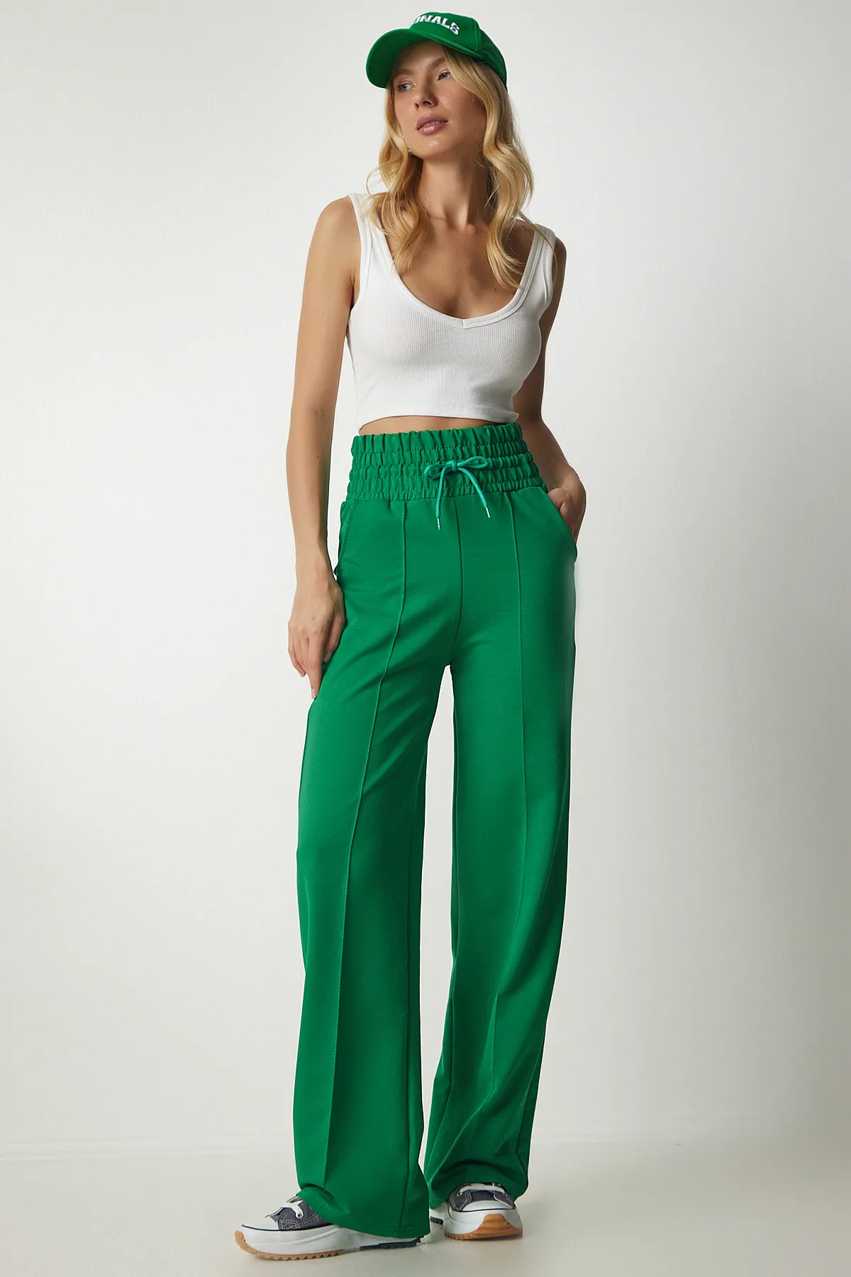 Happiness İstanbul  Grüne Basic-Strick-Jogginghose mit Taschen für Damen XR00018