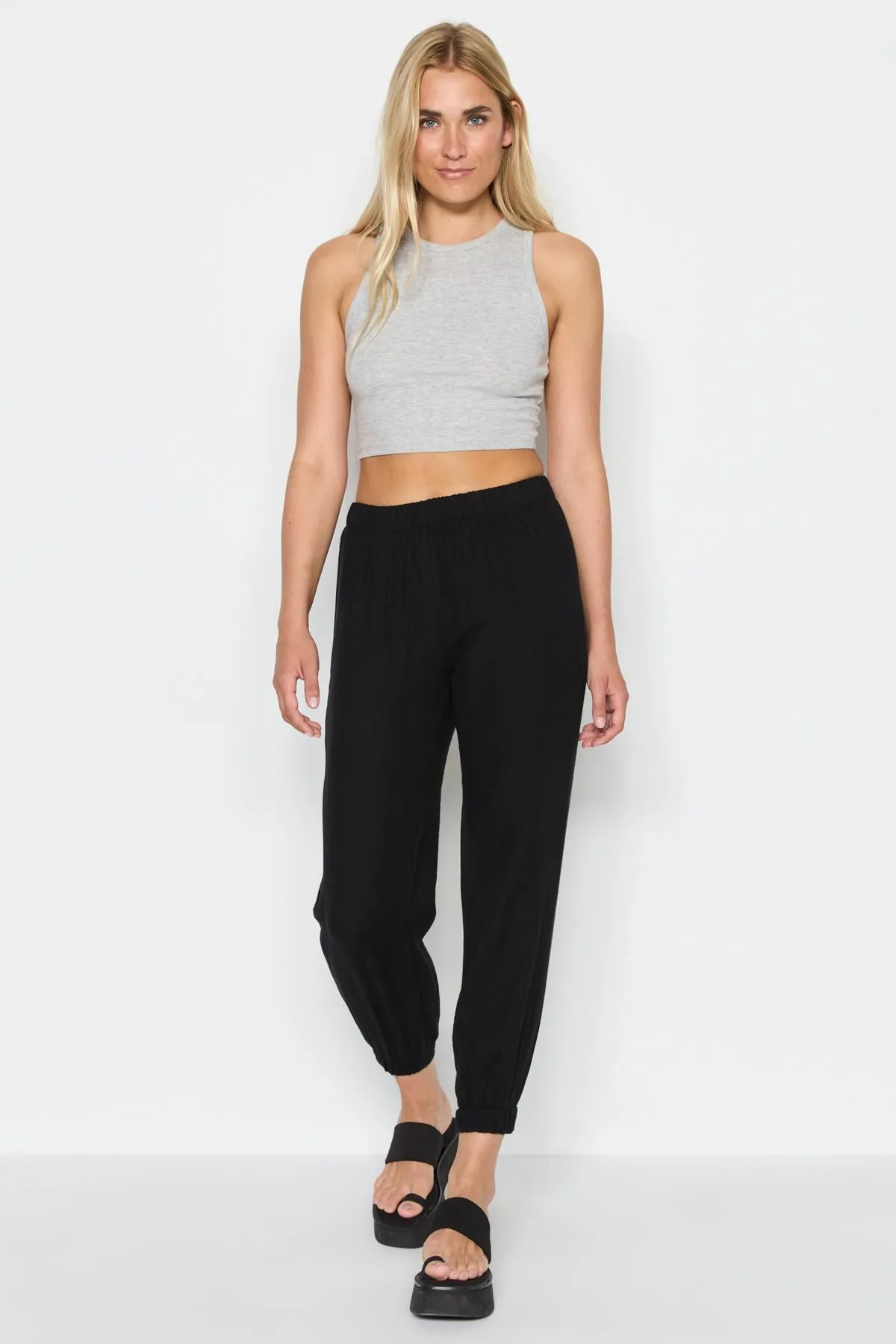 C&City  Damen-Jogginghose aus Bio-Baumwoll-Musselin mit elastischem Bein 743 Schwarz