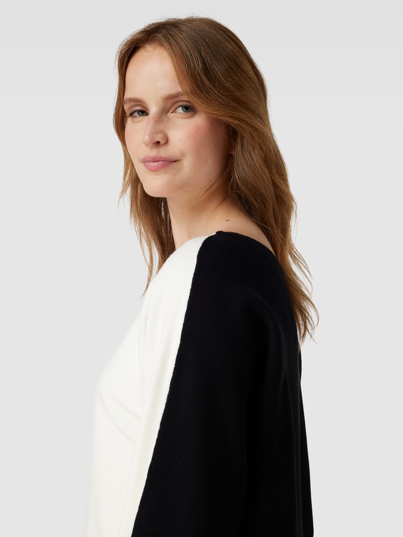Strickpullover mit U-Boot-Ausschnitt in schwarz