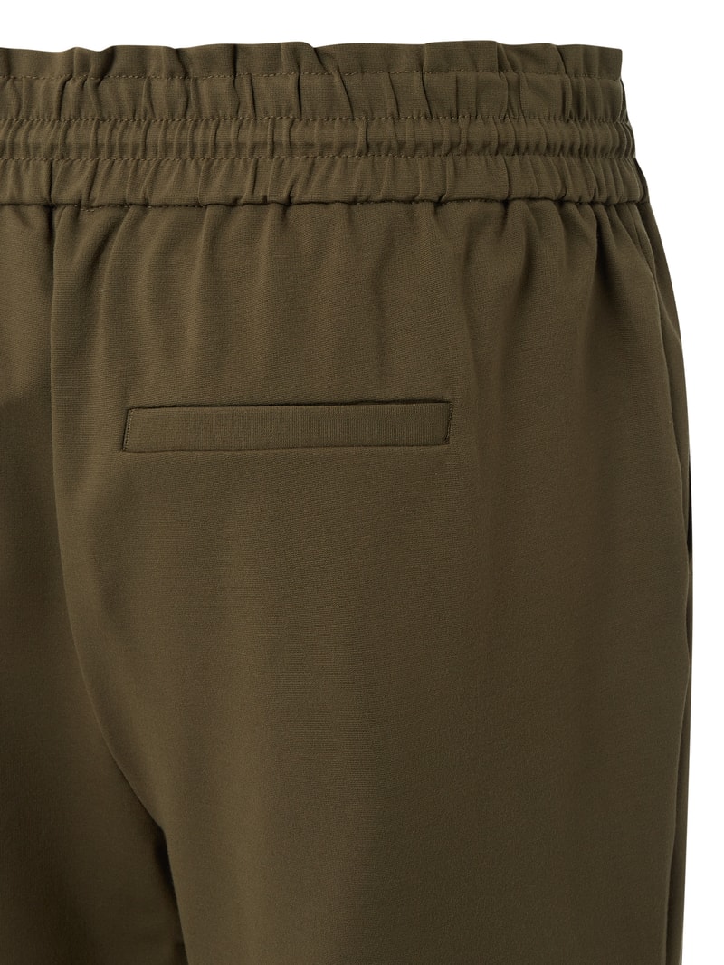 PLUS SIZE Shorts mit Stretch-Anteil Modell 'Eva' in lindgrün