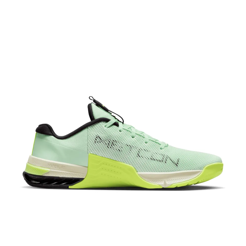 Nike Metcon 8 DO9328-300 / grün