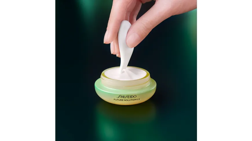SHISEIDO FUTURE SOLUTION LX Legendary Enmei Ultimate Brillance Eye Cream 15 ml
