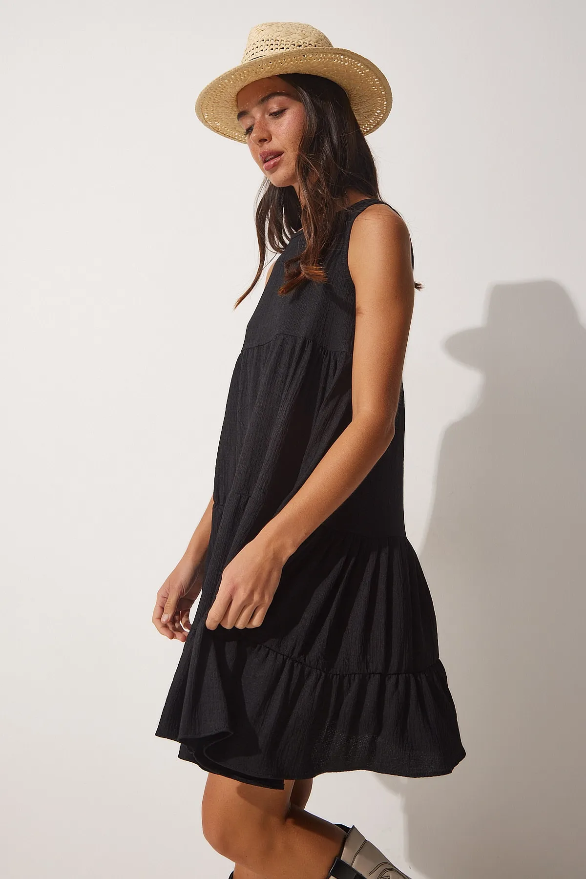Happiness İstanbul  Schwarzes, ausgestelltes Sommer-Strickkleid für Damen DZ00083