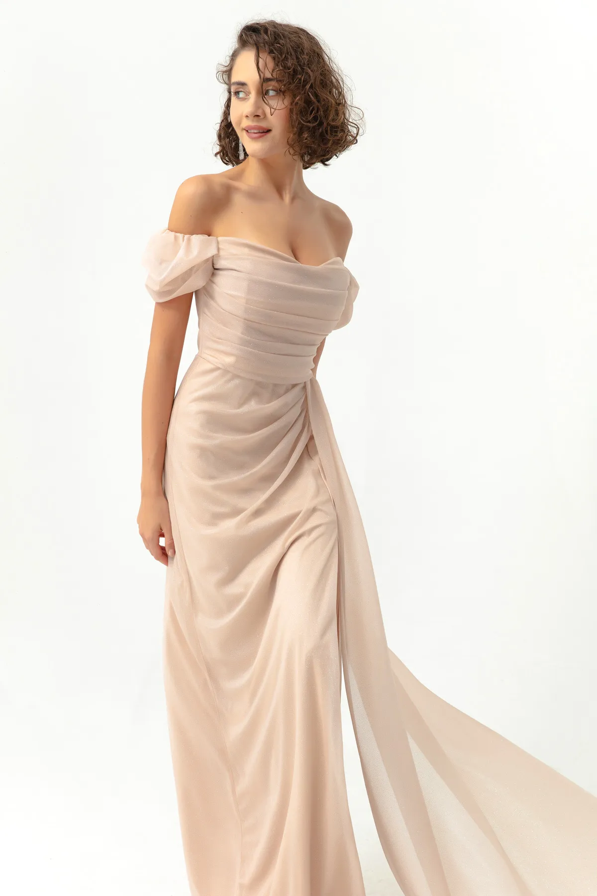 Lafaba  Damen-Abendkleid in Beige mit U-Boot-Ausschnitt, drapiertem Schlitz, langes Glitzer-Abendkleid