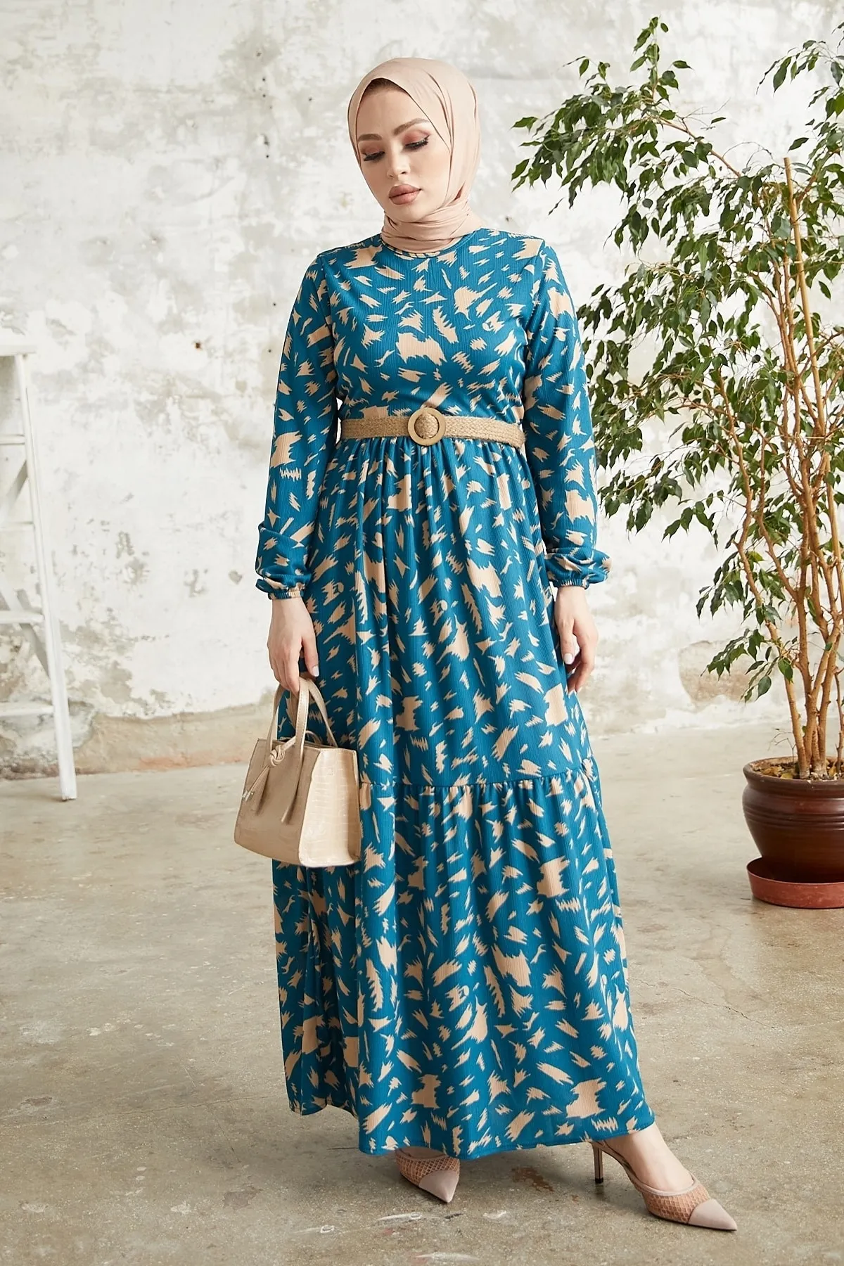 InStyle  Rena Kleid mit Strohgürtelmuster – Indigo