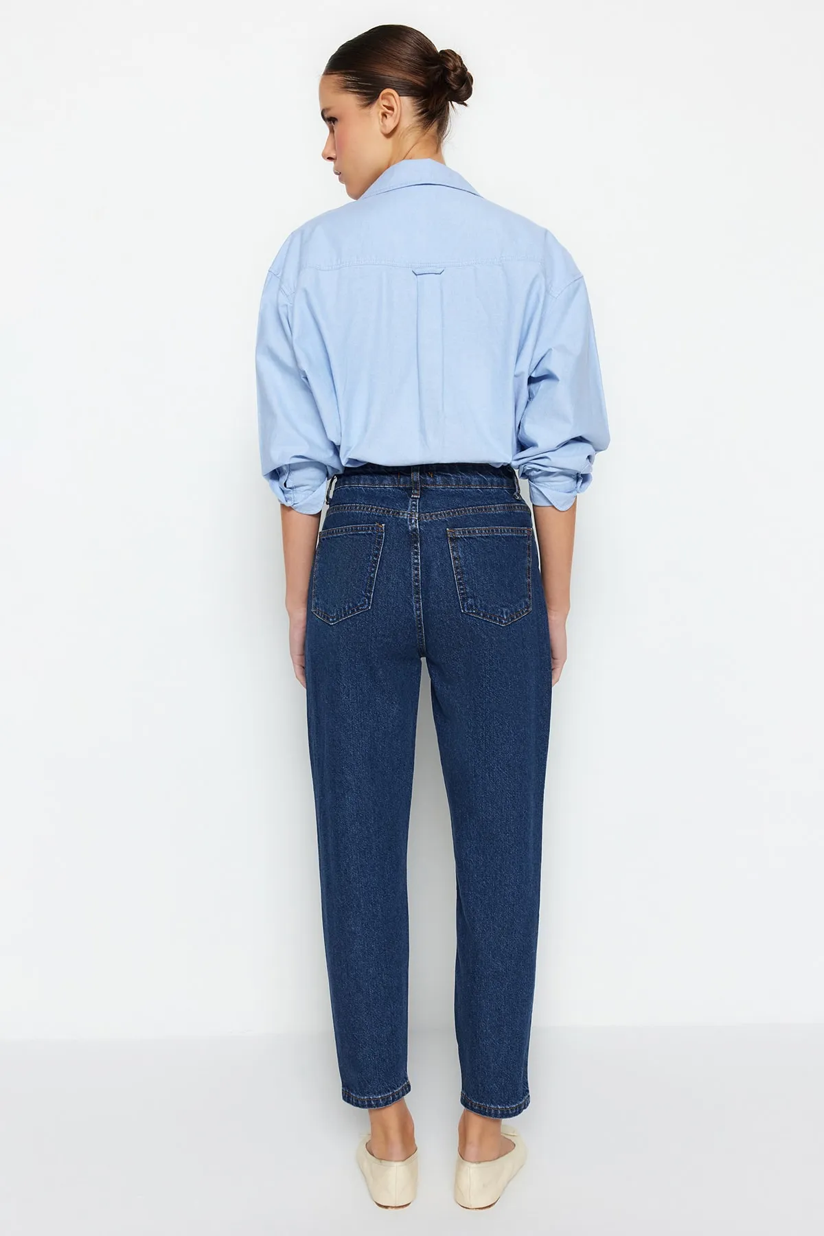Trendyol Collection  Marineblaue Mom-Jeans mit hoher Taille TWOSS20JE0108