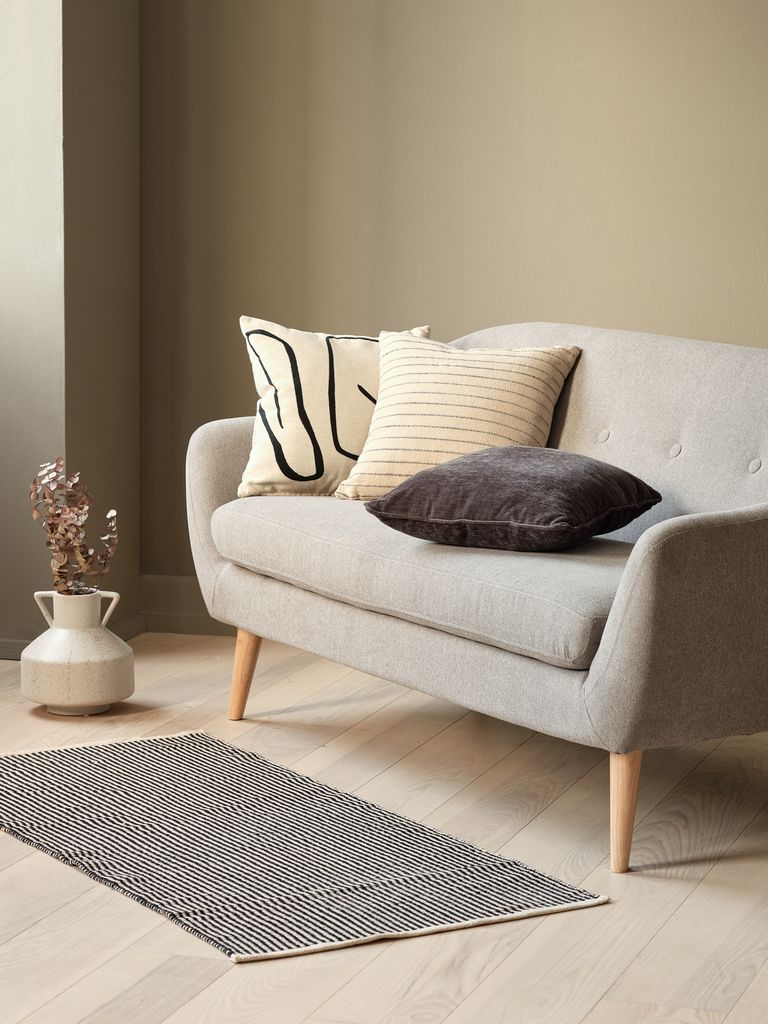 HVIVEIS Pyntepute HVIVEIS 45x45 off-white/svart