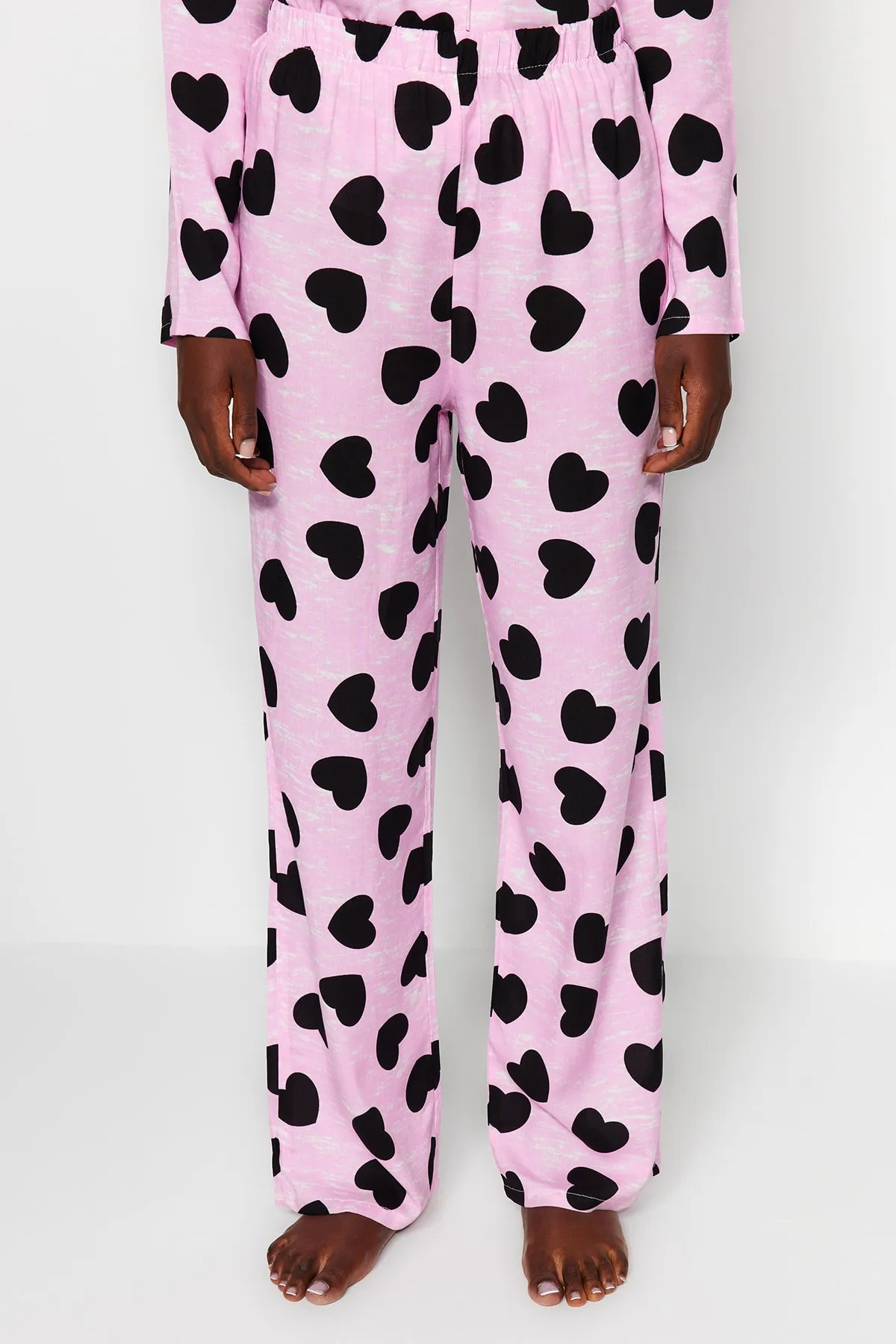 Trendyol Collection  Rosa Herz-Viskose-Hemd-Hose-Web-Pyjama-Set THMAW21PT0936