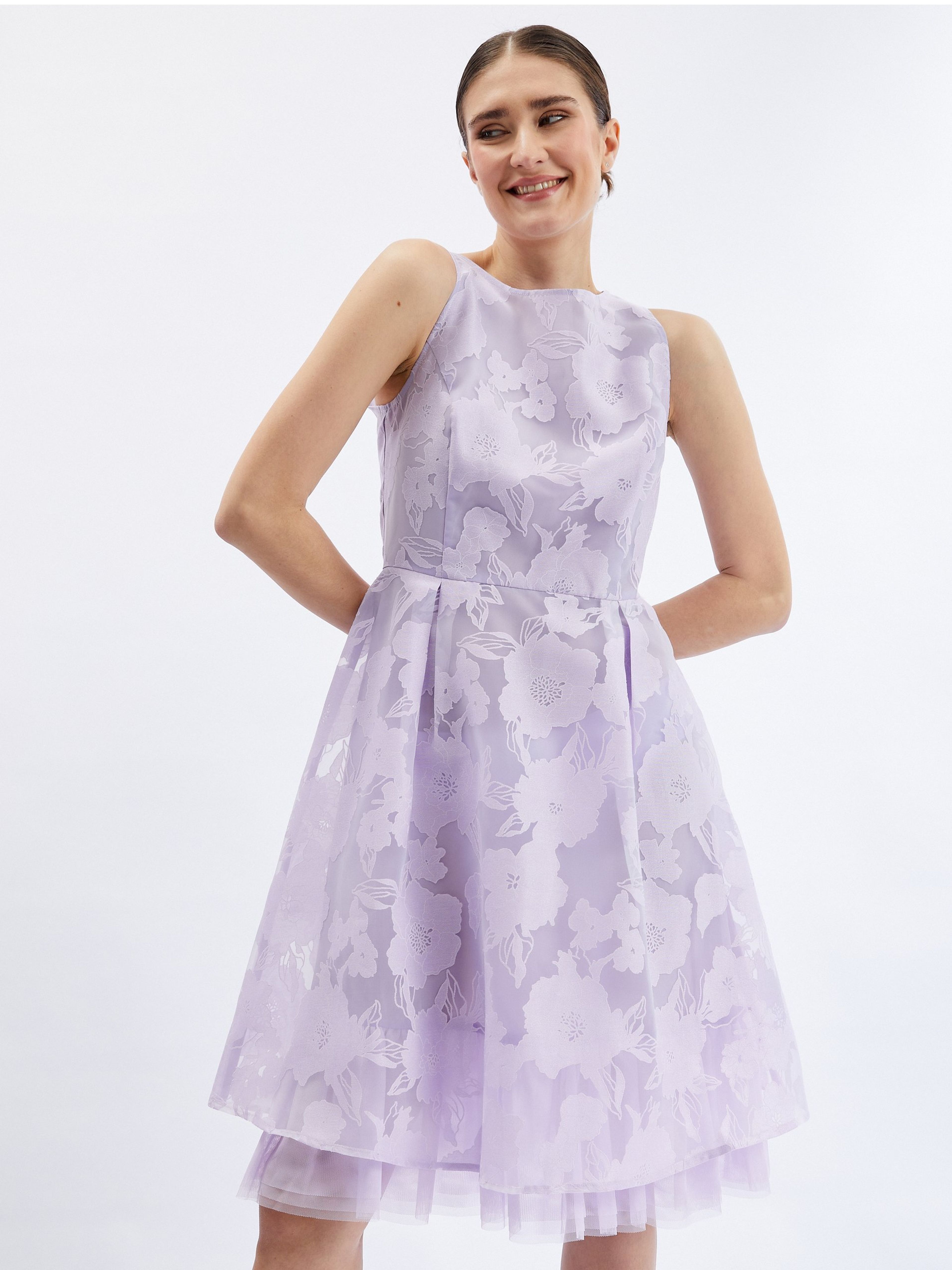 Hellviolettes Damenkleid mit dekorativen Details ORSAY