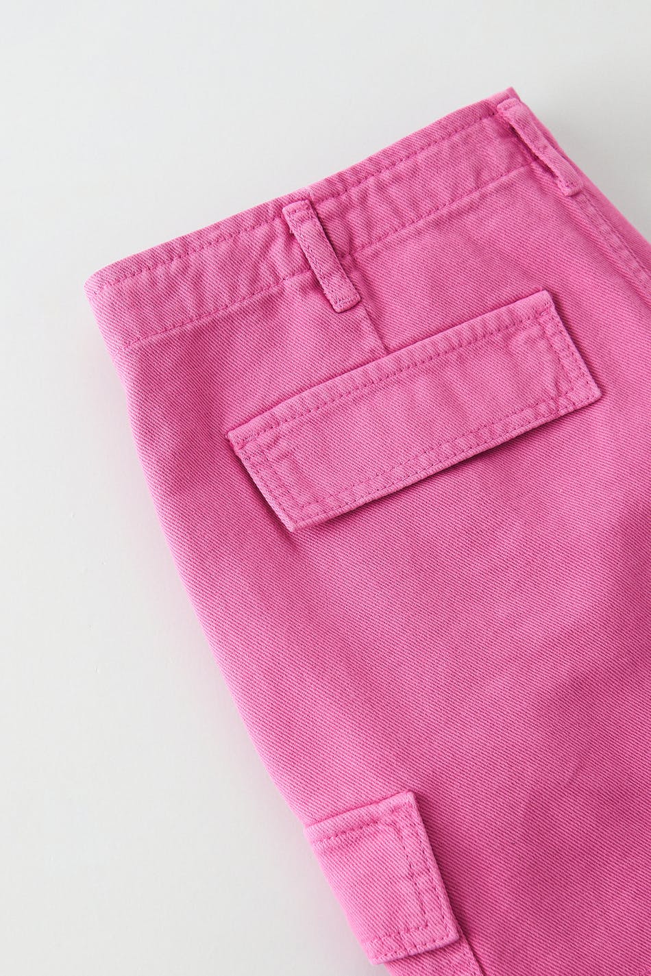 Low cargo denim skirt