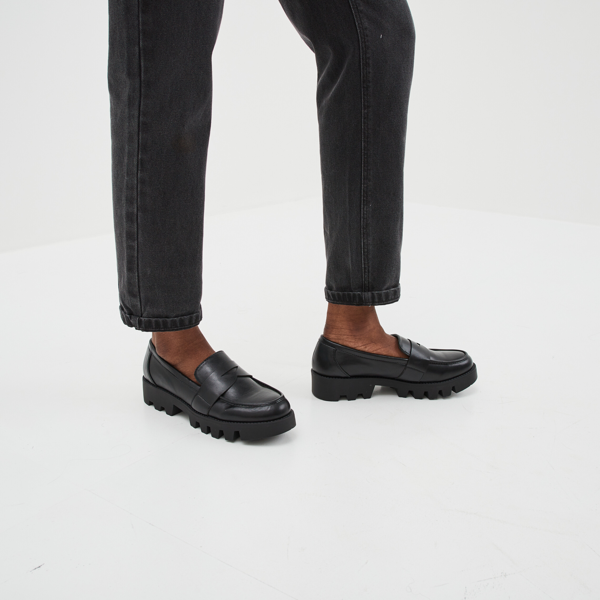 Mocassins crantés Liberto noir femme | La Halle