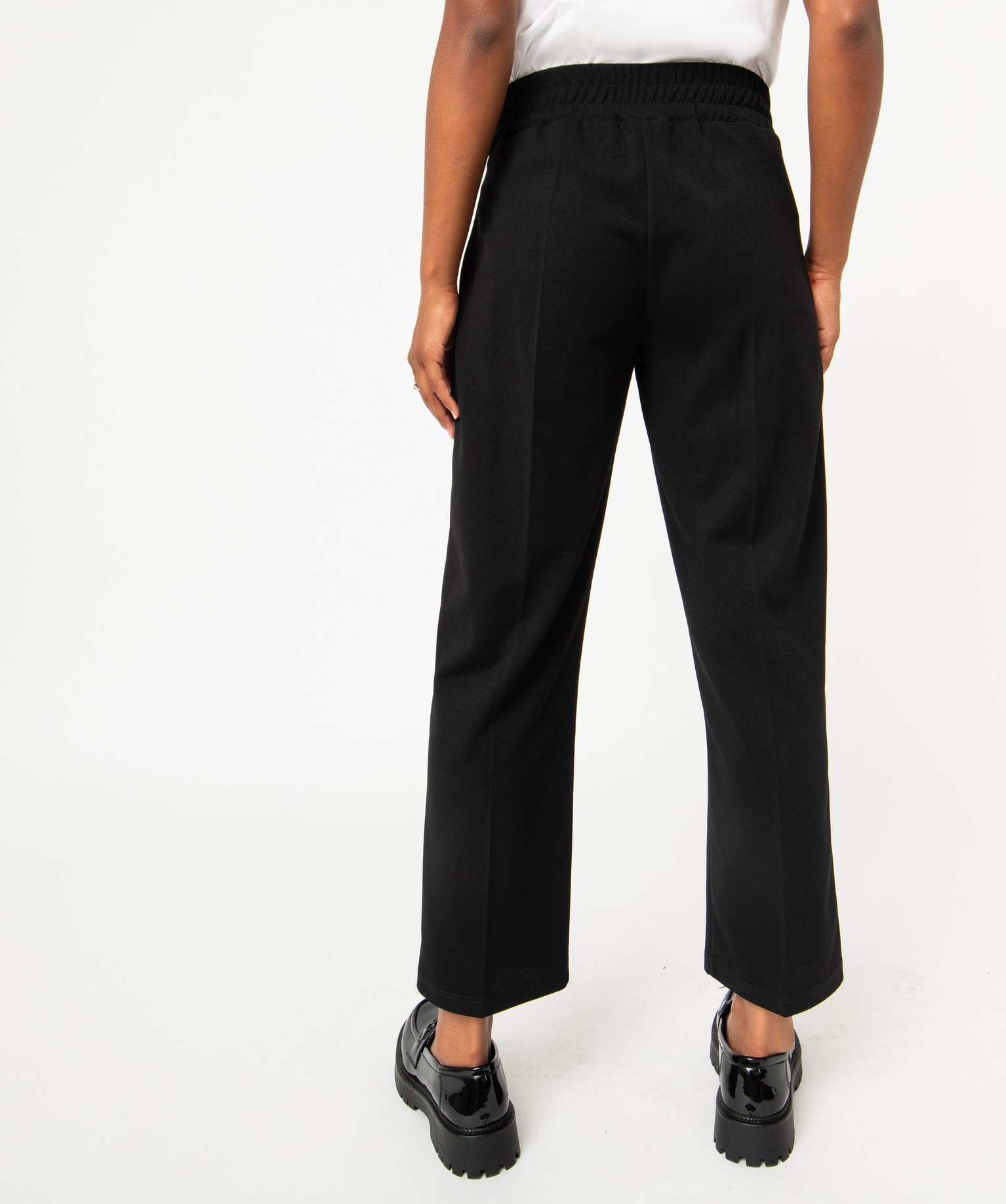 Pantalon 7/8ème à plis en maille fluide femme noir | GEMO