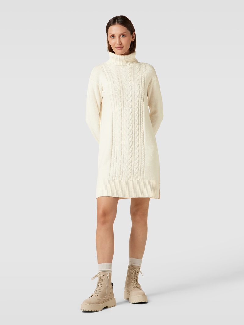 Knielanges Strickkleid mit Zopfmuster in beige