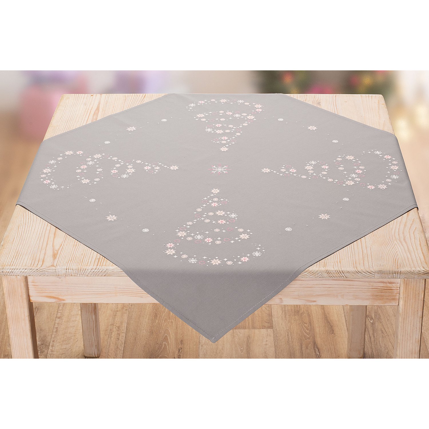 buttinette Stickmitteldecke 