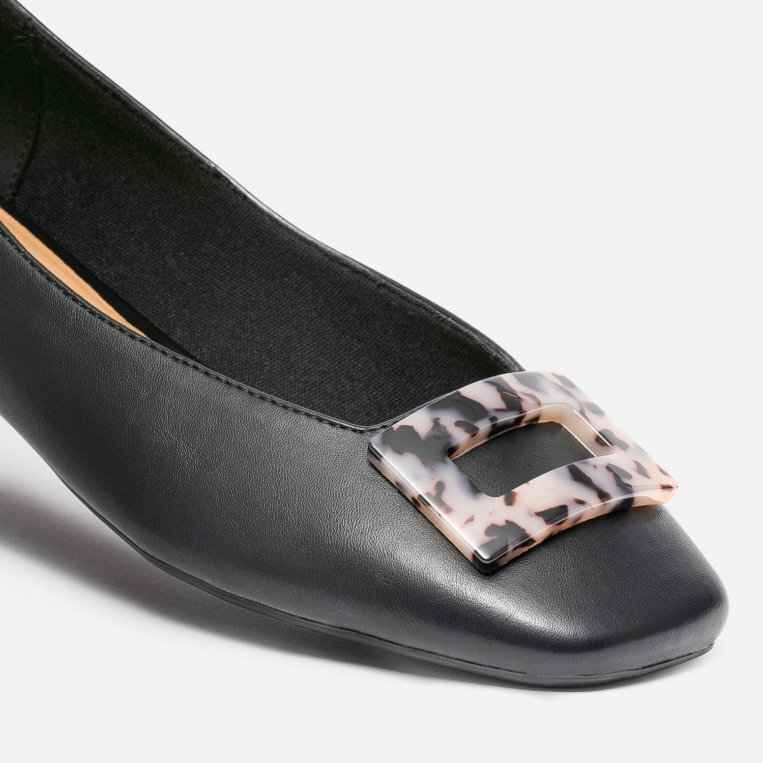 Ballerine noire avec décor écailles