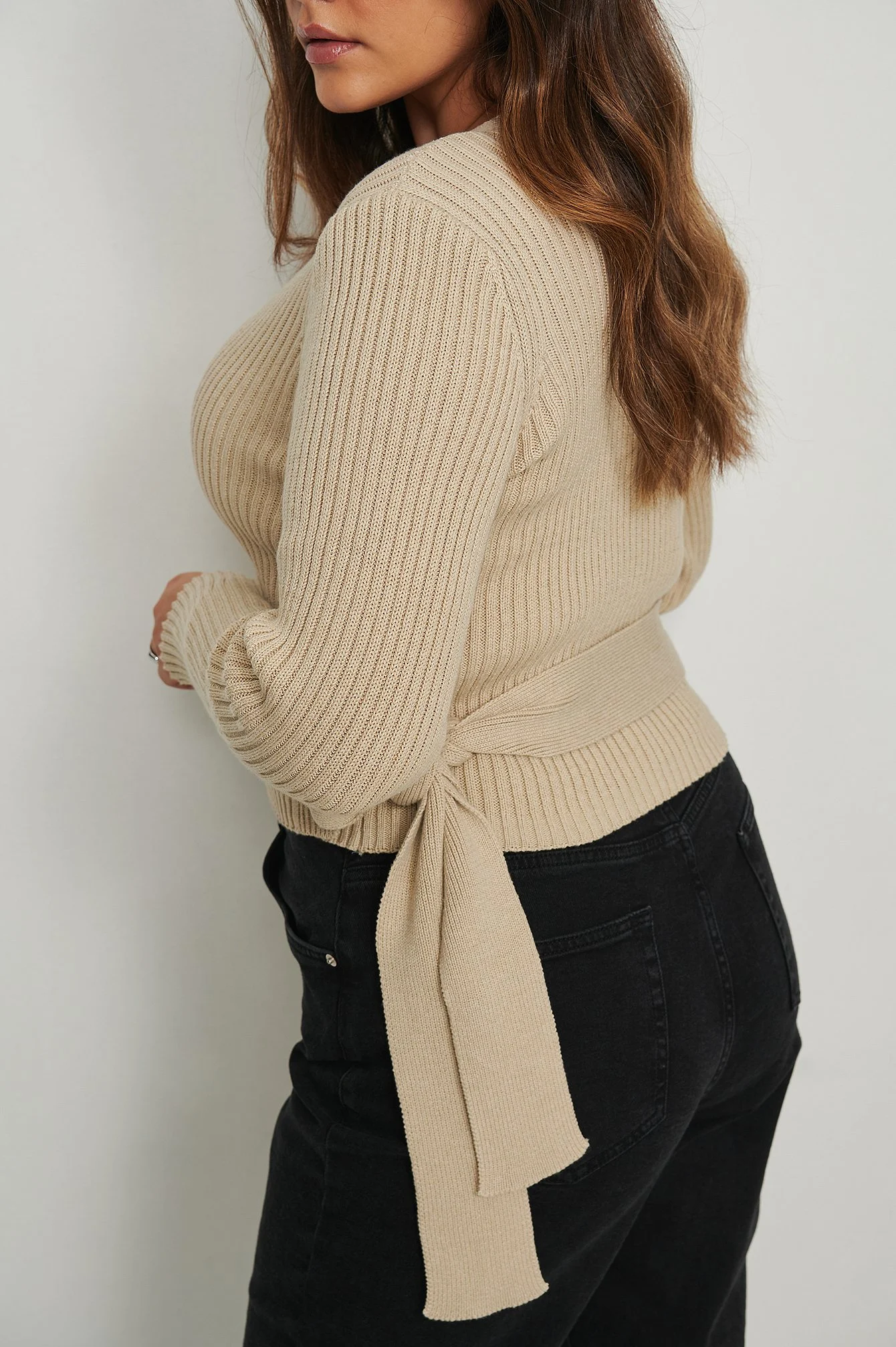 Ripp-Strickpullover zum Wickeln