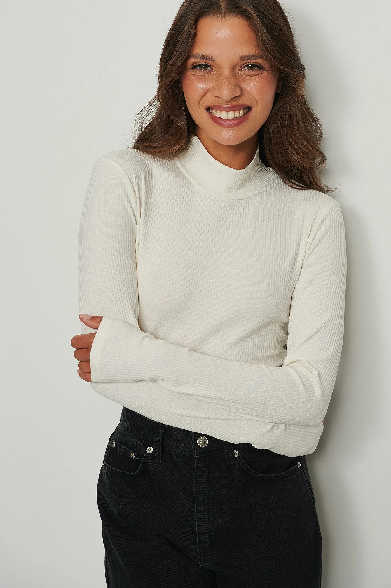Gerippter Pullover mit langen Ärmeln und Rollkragen