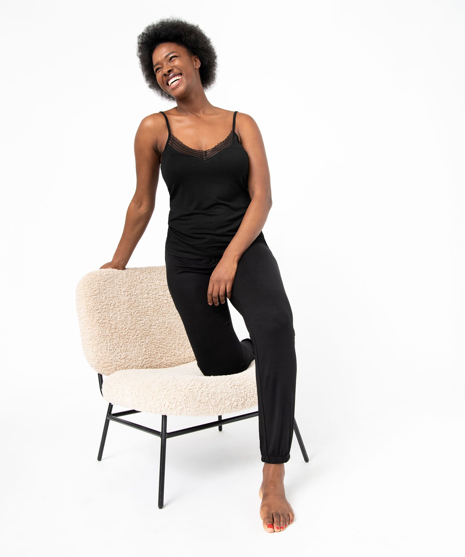 Pantalon de pyjama femme en maille fine avec bas resserré noir | GEMO