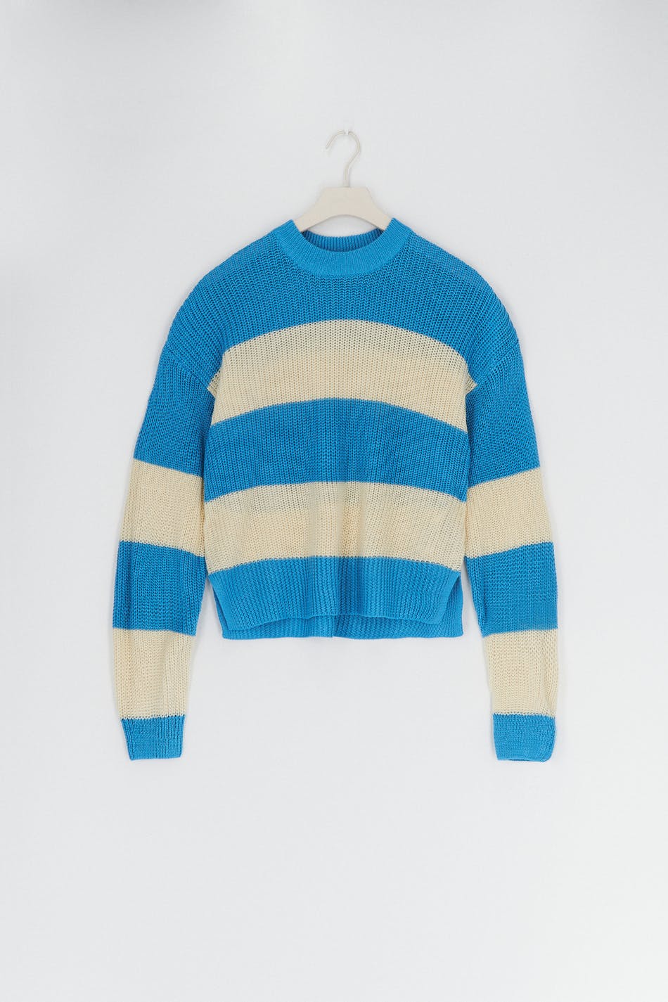 Y knitted slit sweater