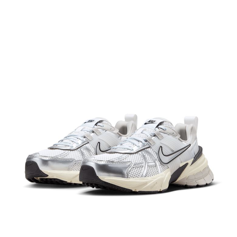 NIKE Wmns V2K Run 